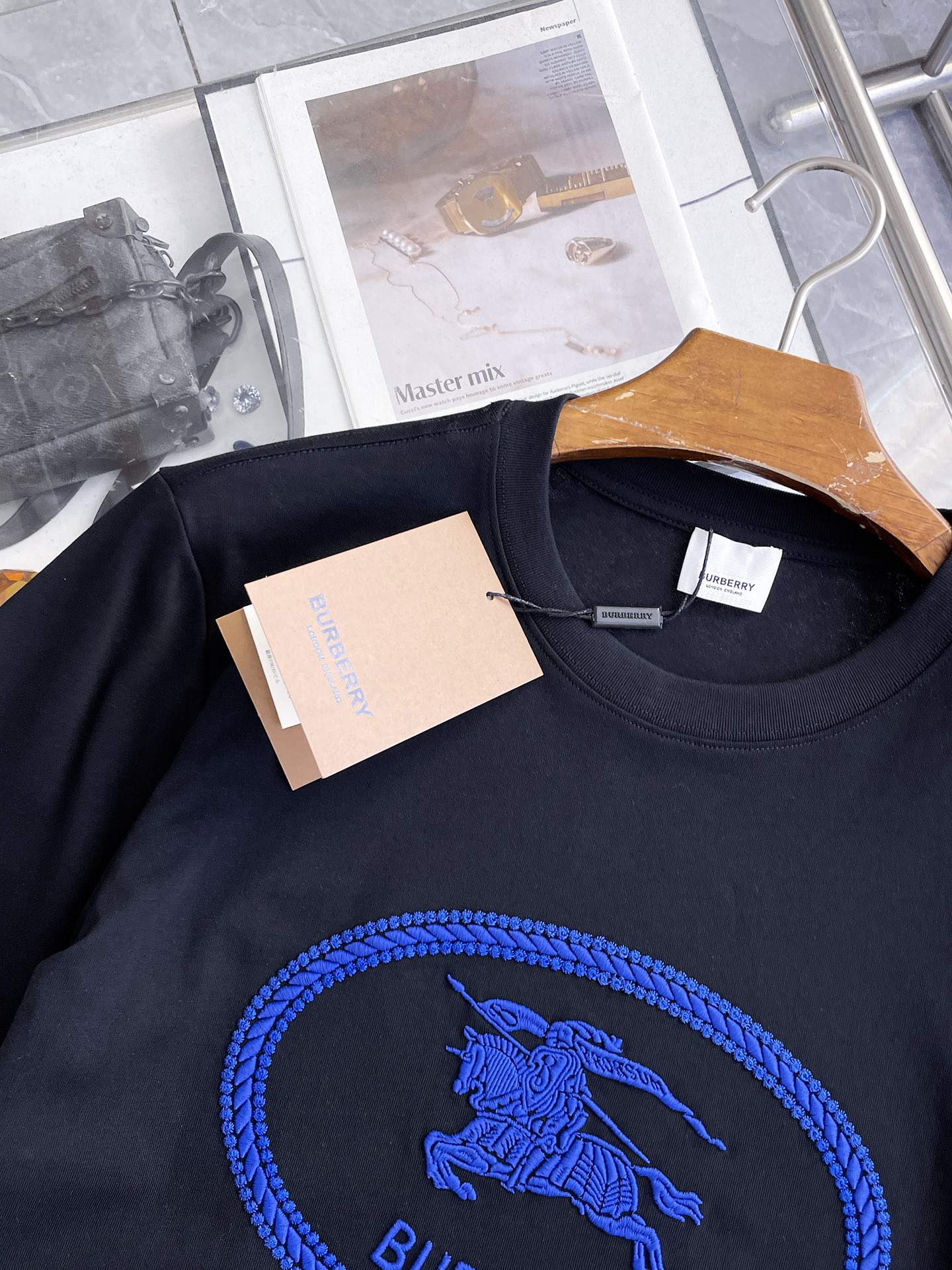 巴宝莉Burberry26春夏新品专柜首发最新款短袖圆领T恤 高端订制 设计前卫时尚！品牌logo重工艺