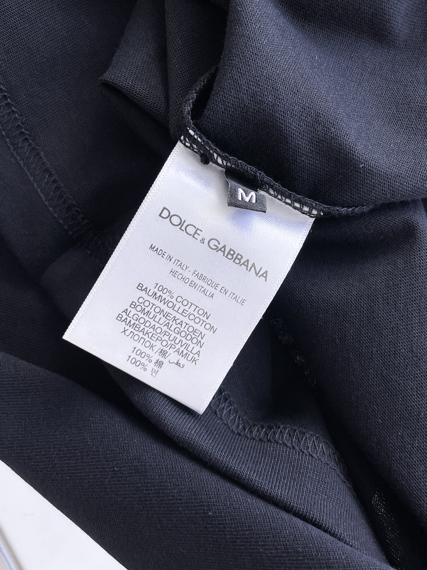 杜嘉班纳D&G26春夏新品专柜首发最新款短袖圆领T恤 高端订制 设计前卫时尚！品牌logo手绘重工艺设计