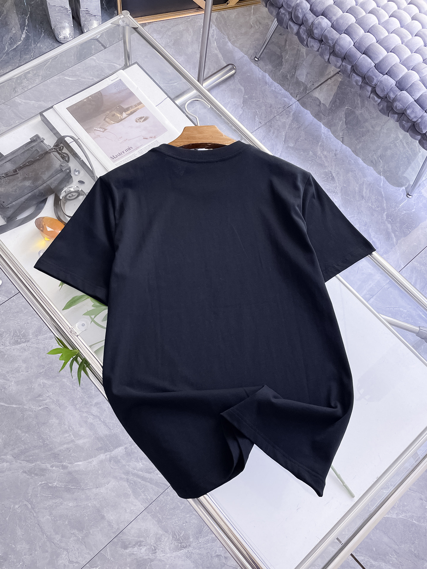 杜嘉班纳D&G26春夏新品专柜首发最新款短袖圆领T恤 高端订制 设计前卫时尚！品牌logo手绘重工艺设计