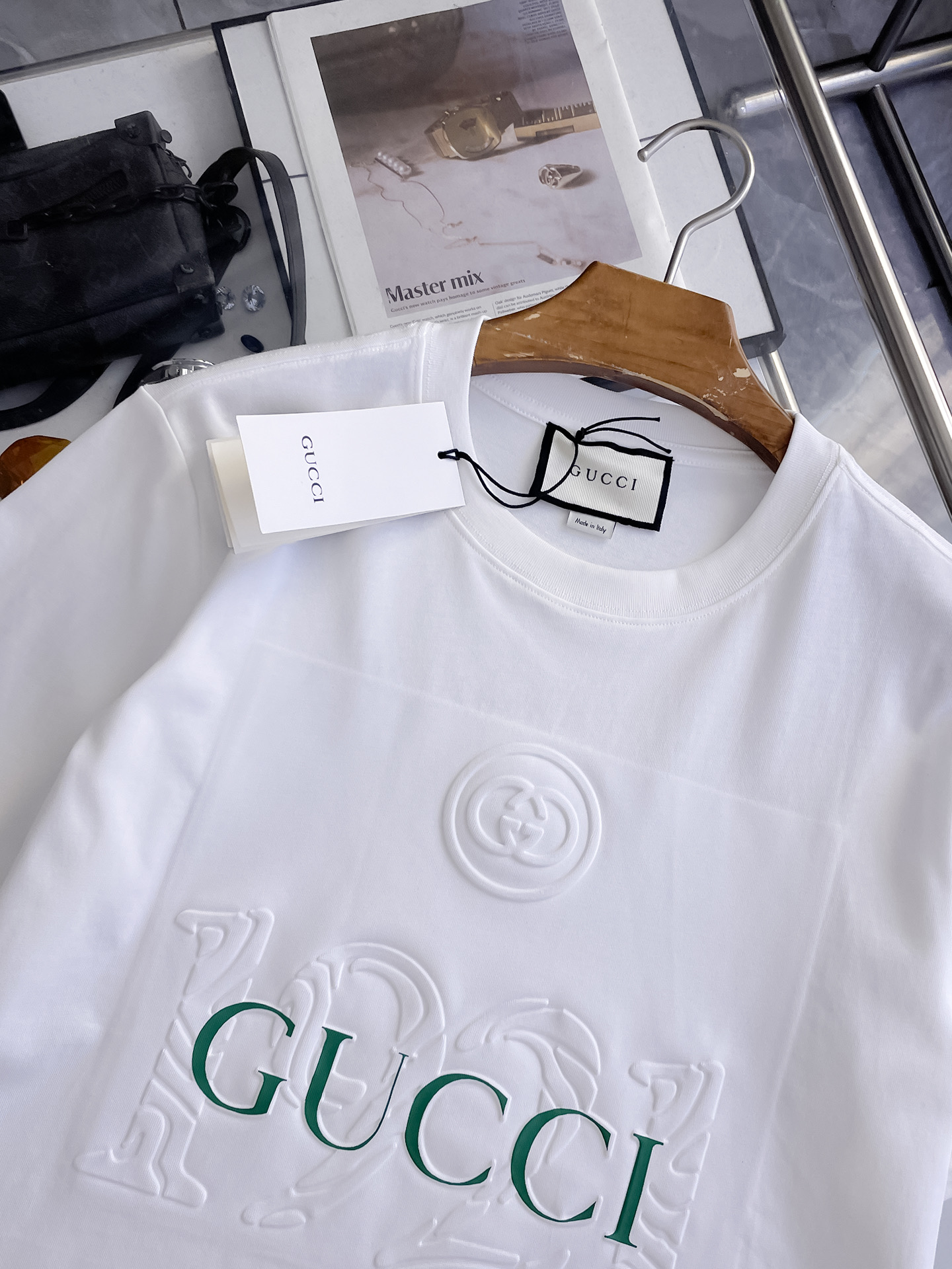 古驰Gucci26春夏新品专柜首发最新款短袖圆领T恤 高端订制 设计前卫时尚！品牌logo重工艺设计，高