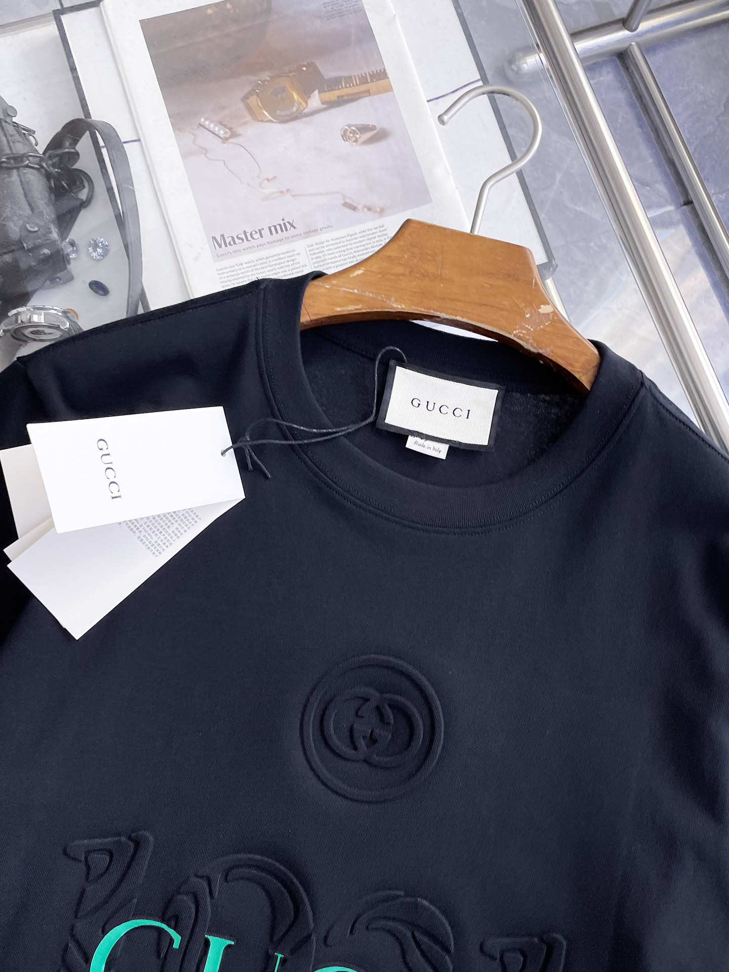 古驰Gucci26春夏新品专柜首发最新款短袖圆领T恤 高端订制 设计前卫时尚！品牌logo重工艺设计，高