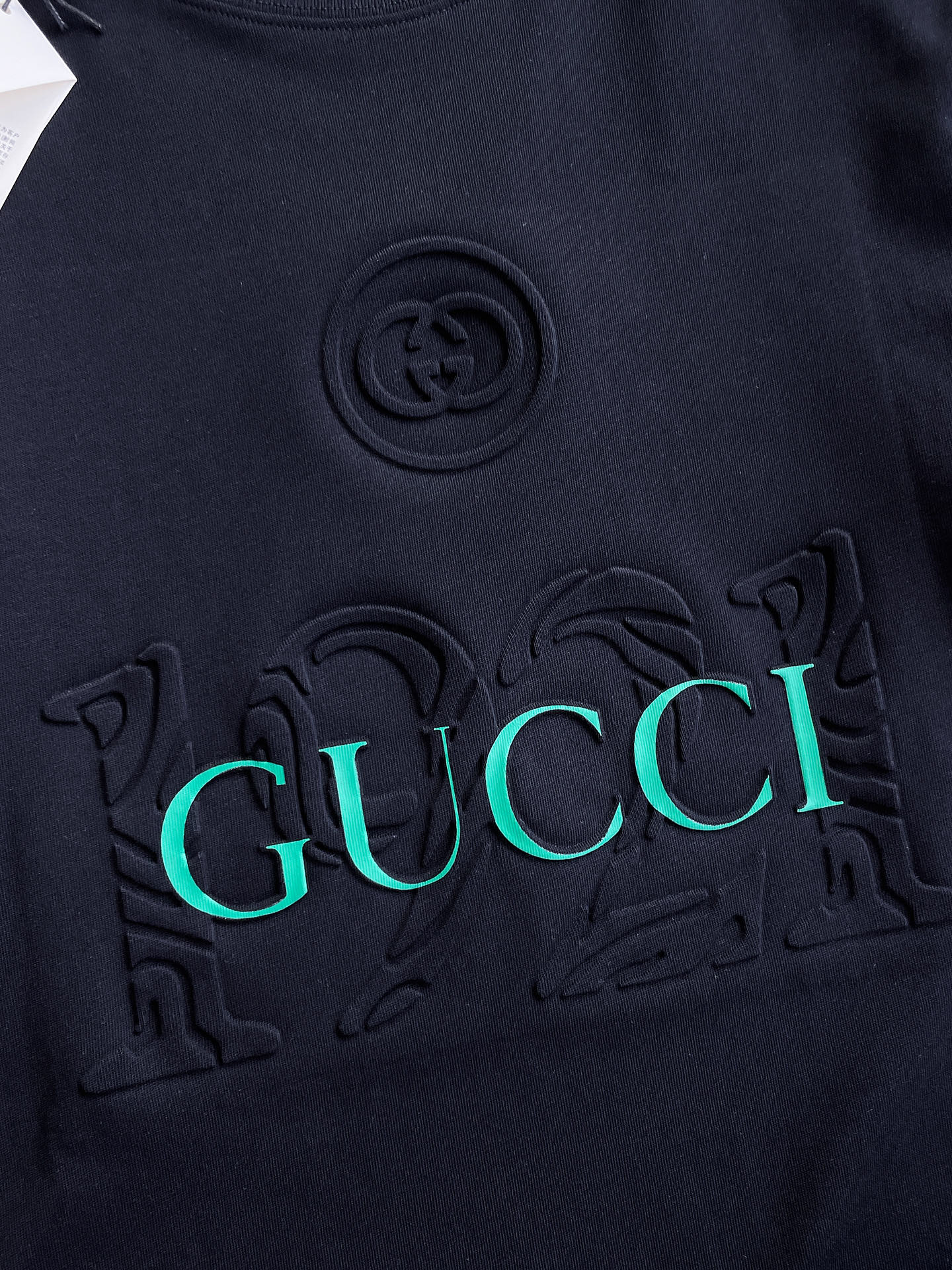 古驰Gucci26春夏新品专柜首发最新款短袖圆领T恤 高端订制 设计前卫时尚！品牌logo重工艺设计，高