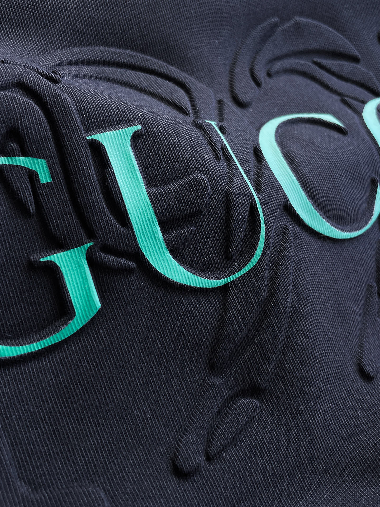 古驰Gucci26春夏新品专柜首发最新款短袖圆领T恤 高端订制 设计前卫时尚！品牌logo重工艺设计，高