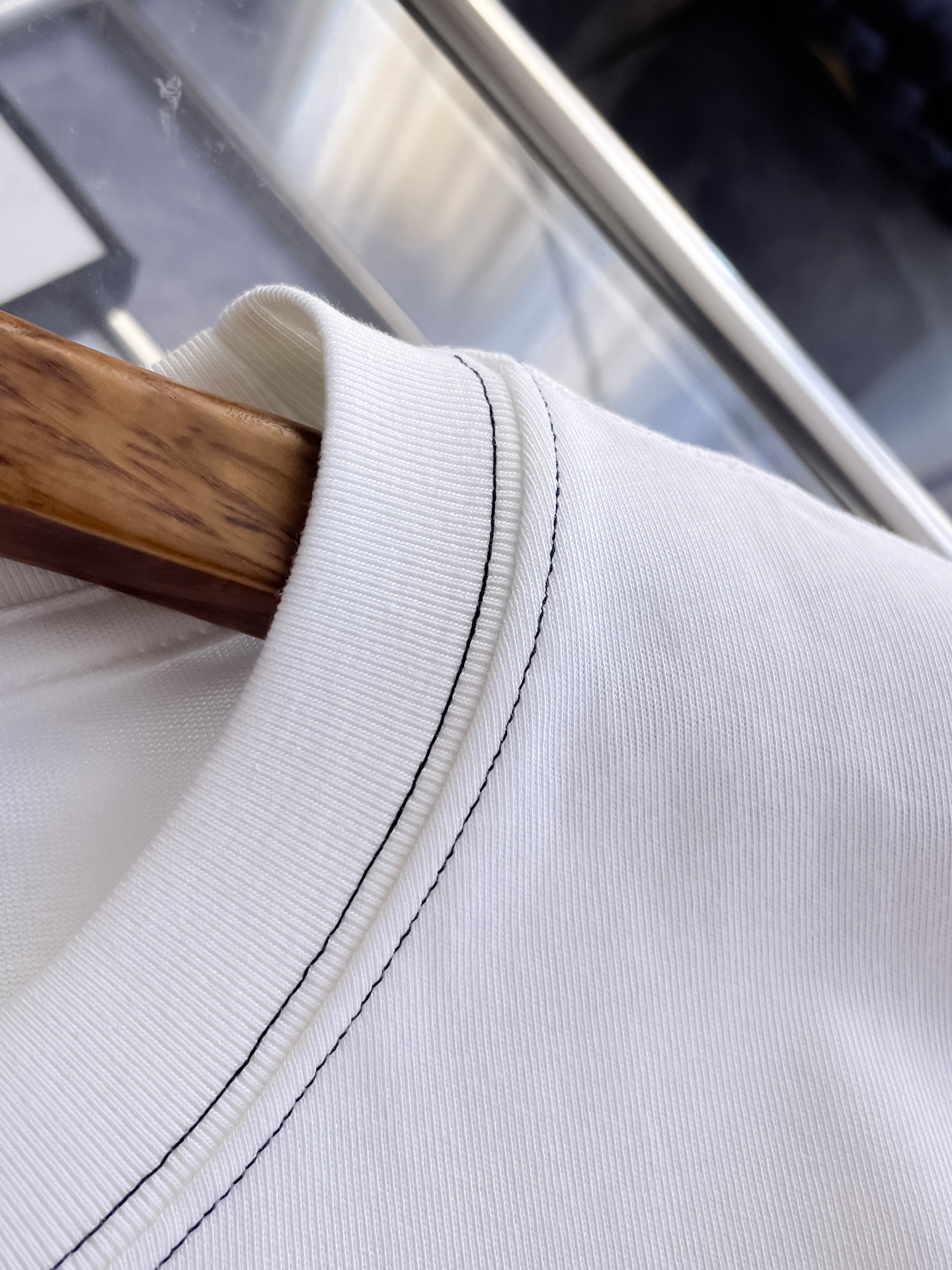 迪奥Dior26春夏新品专柜首发最新款短袖圆领T恤 高端订制 设计前卫时尚！品牌logo重工艺设计，高端