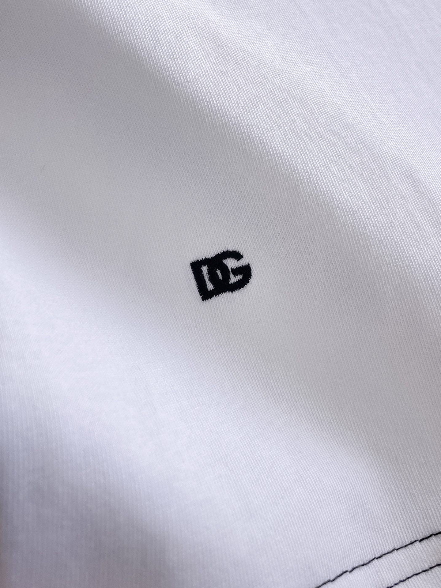 杜嘉班纳D&G26春夏新品专柜首发最新款短袖圆领T恤 高端订制 设计前卫时尚！品牌logo重工艺设计，高