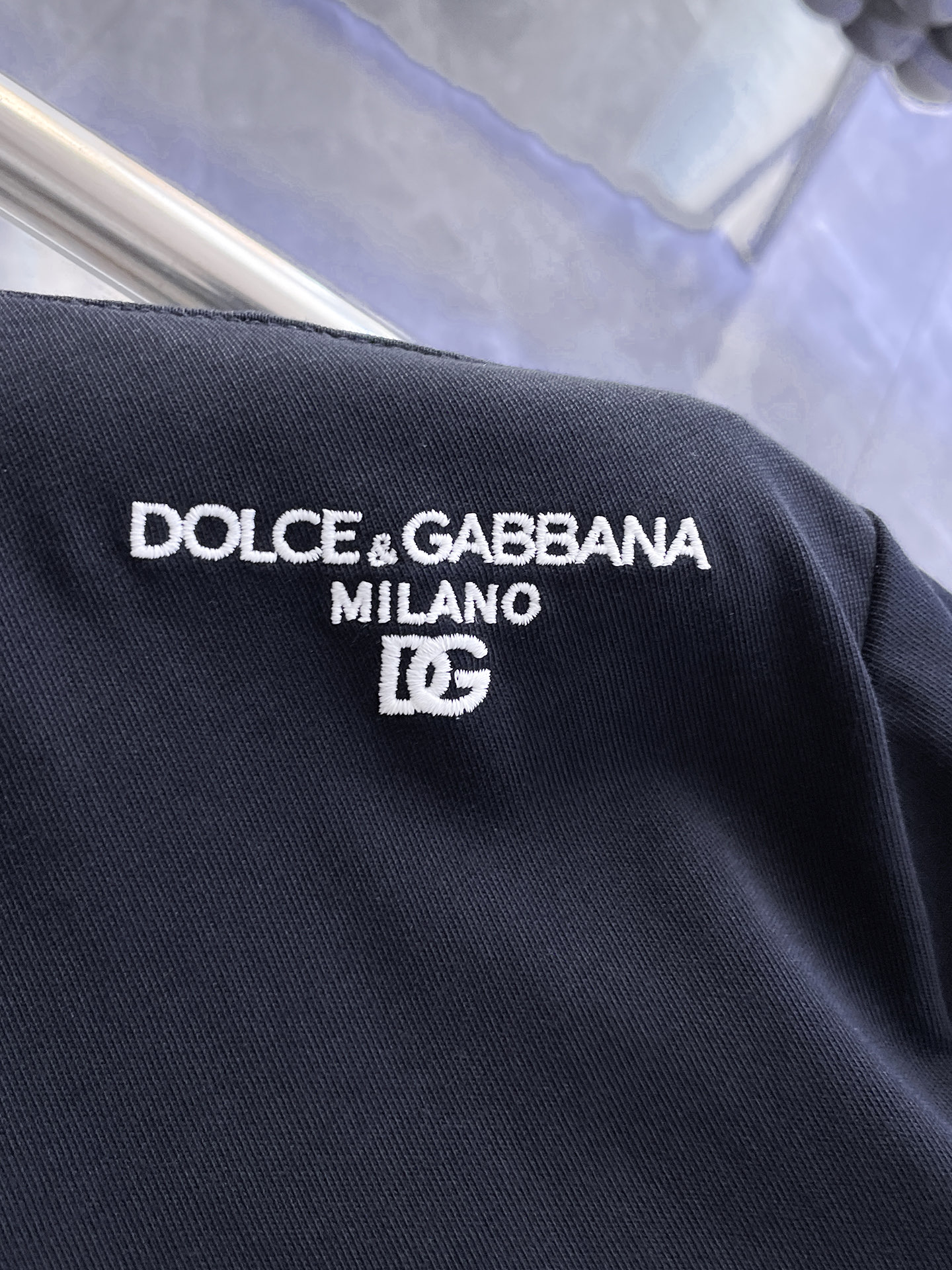 杜嘉班纳D&G26春夏新品专柜首发最新款短袖圆领T恤 高端订制 设计前卫时尚！品牌logo重工艺设计，高