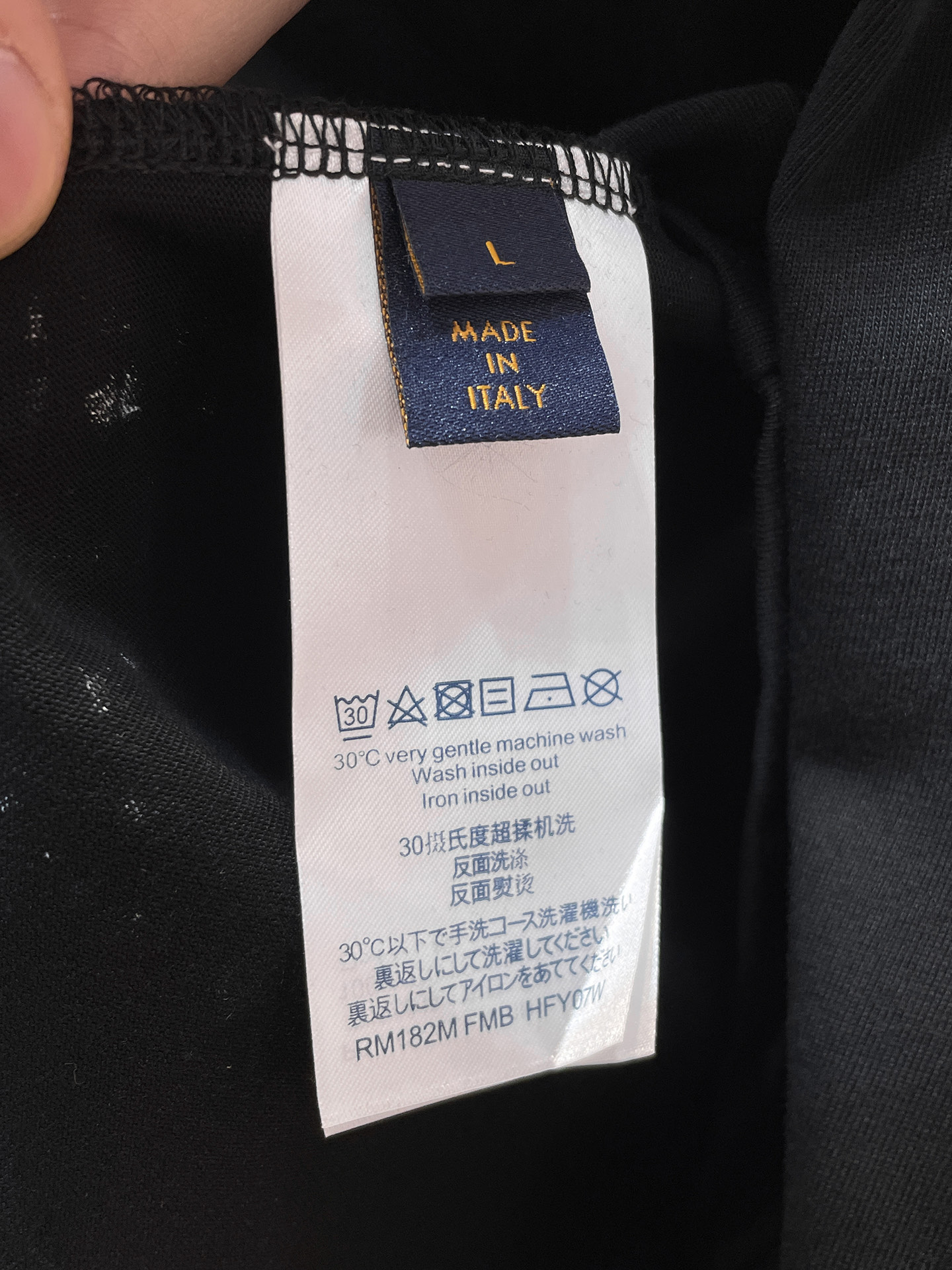 路易威登LV26春夏新品专柜首发最新款短袖圆领T恤 高端订制 设计前卫时尚！品牌logo手绘重工艺设计，