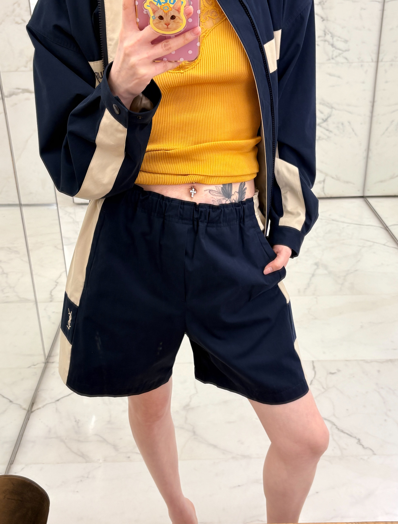 NO:946087,A set of jackets, shorts, upper body reference, shorts, jackets & coats,19860909外套 短裤一套上身参考,,shorts,jackets & coats,,Women's clothing