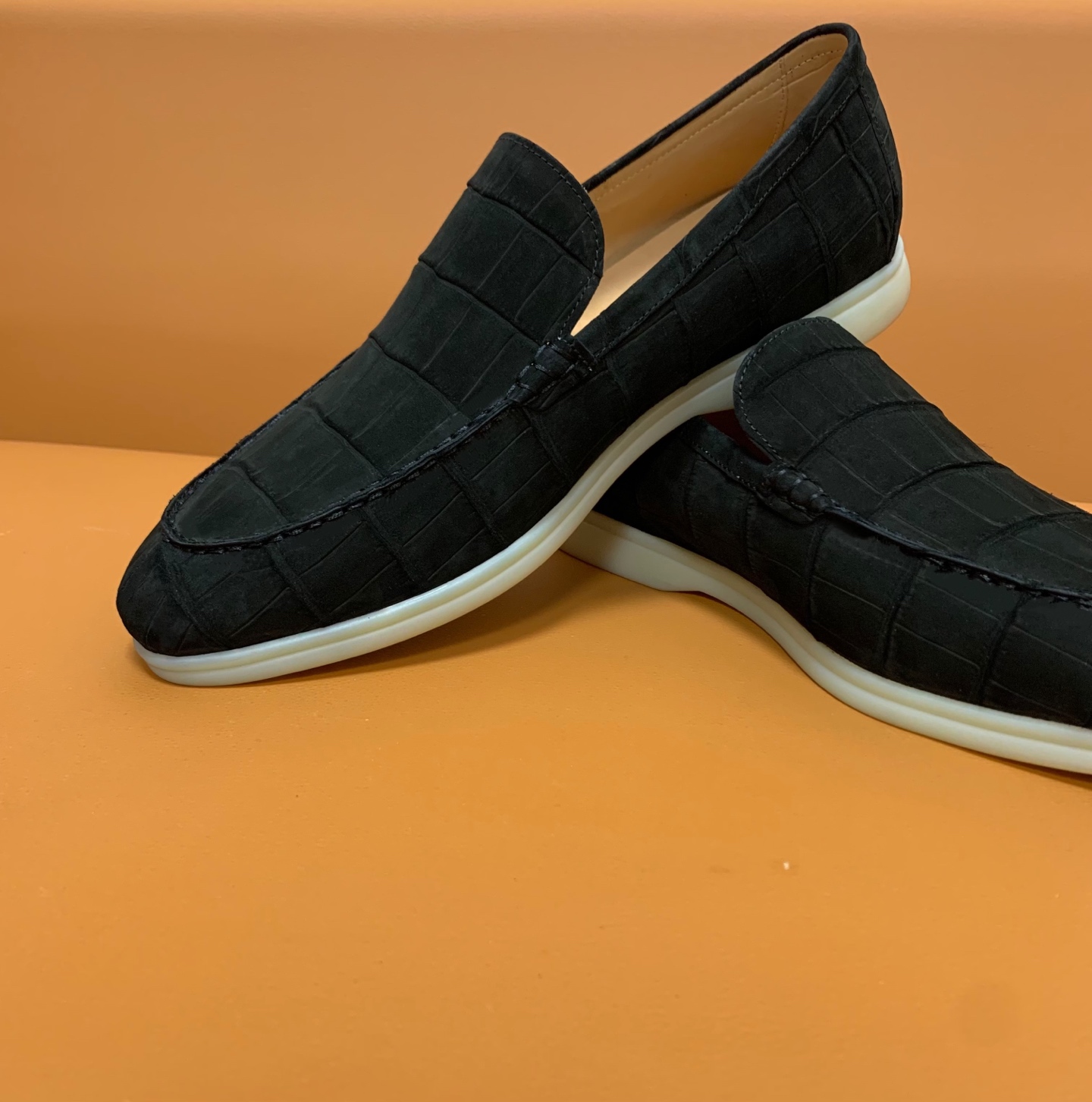 NO:699810,2 pieces of matte crocodile skin, handmade thread, crocodile skin, Hermes,198609092张皮磨砂鳄鱼皮对版开,手工线,,crocodile skin,Hermes,,Bag