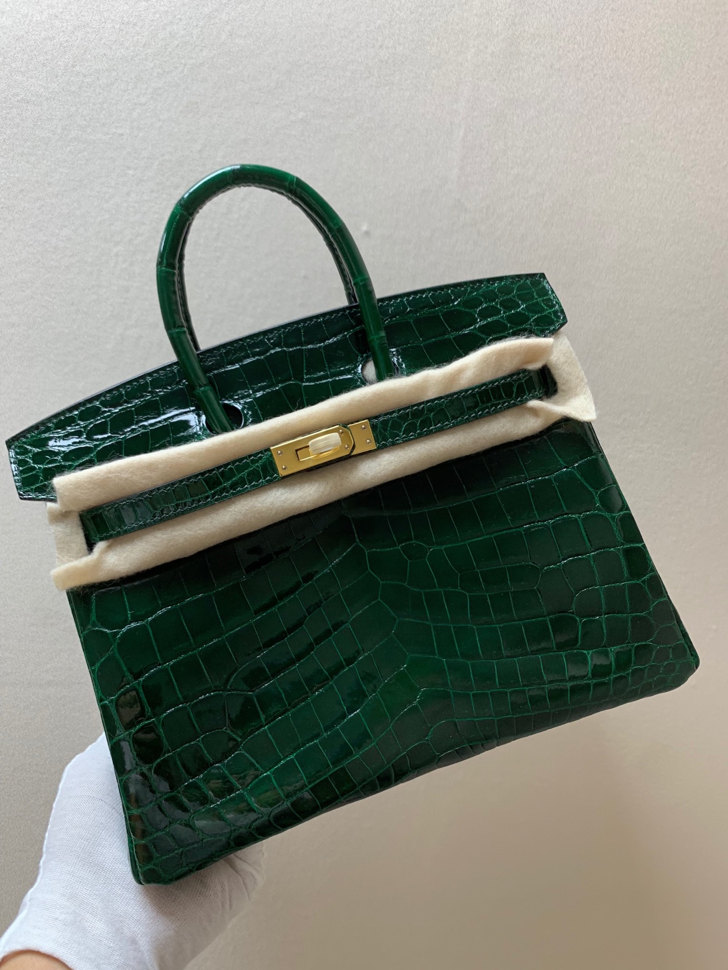 NO:699395,BK25 emerald (Nile) 3 pieces of leather handmade thread, foreigners can identify it is still Nile. Hermes, hermes, Hermes,19860909BK25祖母绿( 尼罗 )3张皮对版手工线,老外认准还是尼罗.,爱马仕,hermes,Hermes,,Bag