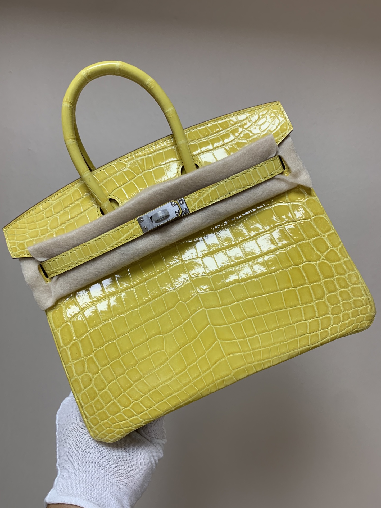 NO:699398,Platinum 25 Nile (lemon yellow) 3 leather-on-plate handmade wax lines, clear texture, Hermes, hermes, Hermes,19860909铂金25尼罗( 柠檬黄 )3张皮对版手工蜡线,纹理清晰,爱马仕,hermes,Hermes,,Bag