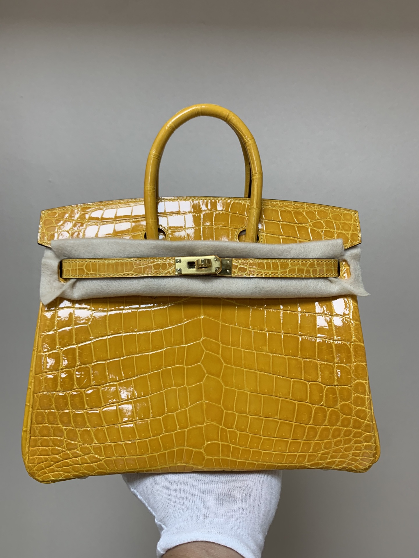 NO:699413,Platinum 25 Nile (amber yellow) 3 pieces of leather with handmade thread, complete gold and silver buckles. Hermes, hermes, Hermes,19860909铂金25尼罗( 琥珀黄 )3张皮对版手工线,金银扣齐全.,爱马仕,hermes,Hermes,,Bag
