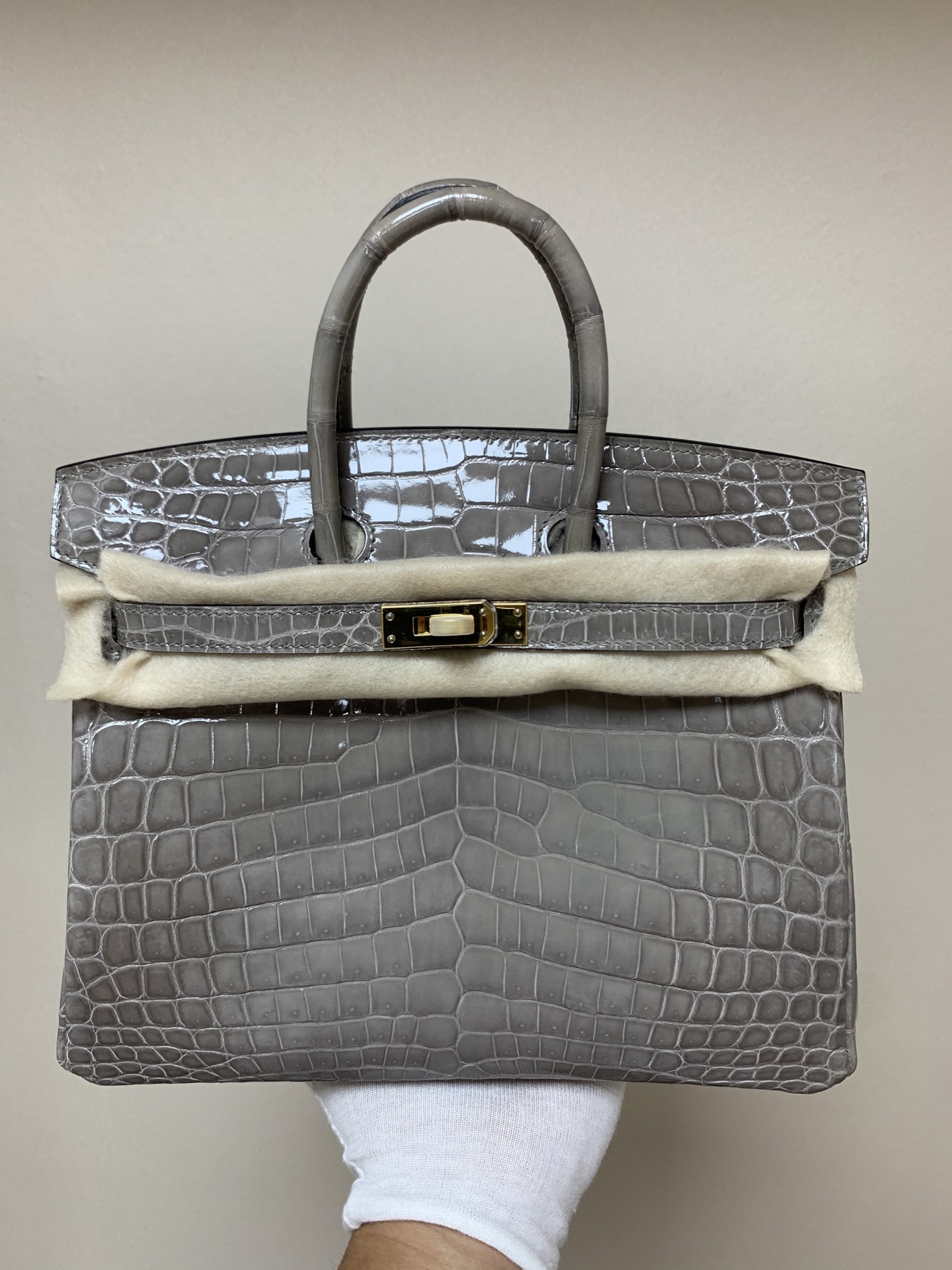 NO:699416,Platinum 25 Nile (elephant gray) 3 pieces of leather hand-made thread, gold and silver buckles complete. Hermes, hermes, Hermes,19860909铂金25尼罗( 大象灰 )3张皮对版手工线,金银扣齐全.,爱马仕,hermes,Hermes,,Bag