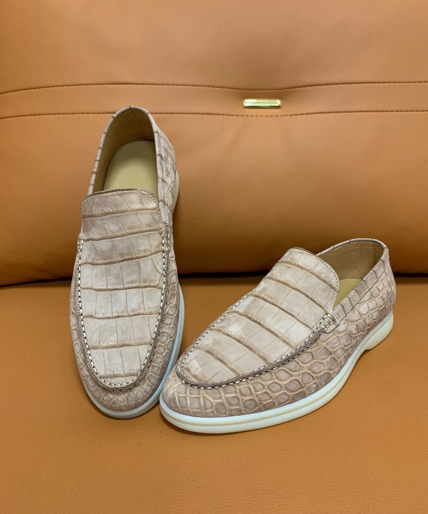 NO:699800,L official website new color synchronization, the version accepts single and double customization.,,loro piana,Hermes,19860909L官网新色同步,对版接受单双定制.,,loro piana,Hermes,,Bag