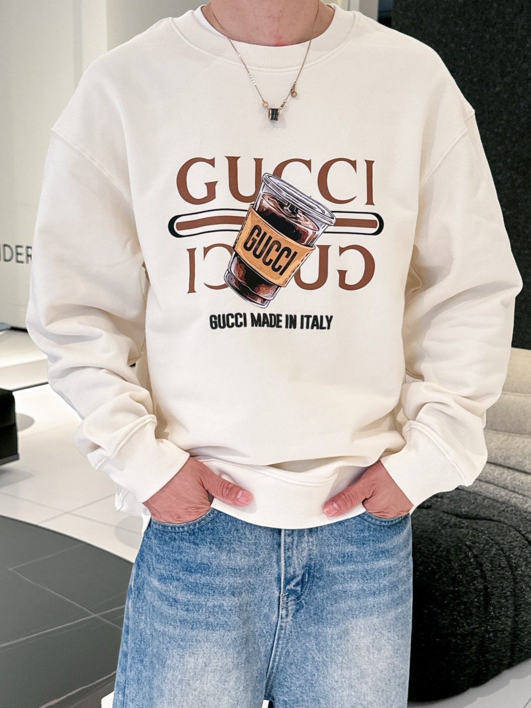 NO:527763,High-version GU24FW autumn and winter new round neck sweatshirt fabric order combed cotton after washing 420 grams, fixed dye thread, comfortable and breathable, slightly loose design and tailoring, unique and fashionable style, same style for men and women, color: black apricot S M L XL,,hoodie, sweatshirts, alexander wang19860909高版本 GU24FW秋冬新款圆领卫衣 面料客订精梳棉洗水后420克 定染螺纹 舒适透气 微宽松设计裁剪兼具个性时尚范儿 男女同款  颜色:黑 杏 S M L XL,,hoodie,sweatshirts,alexander wang,Men's clothing