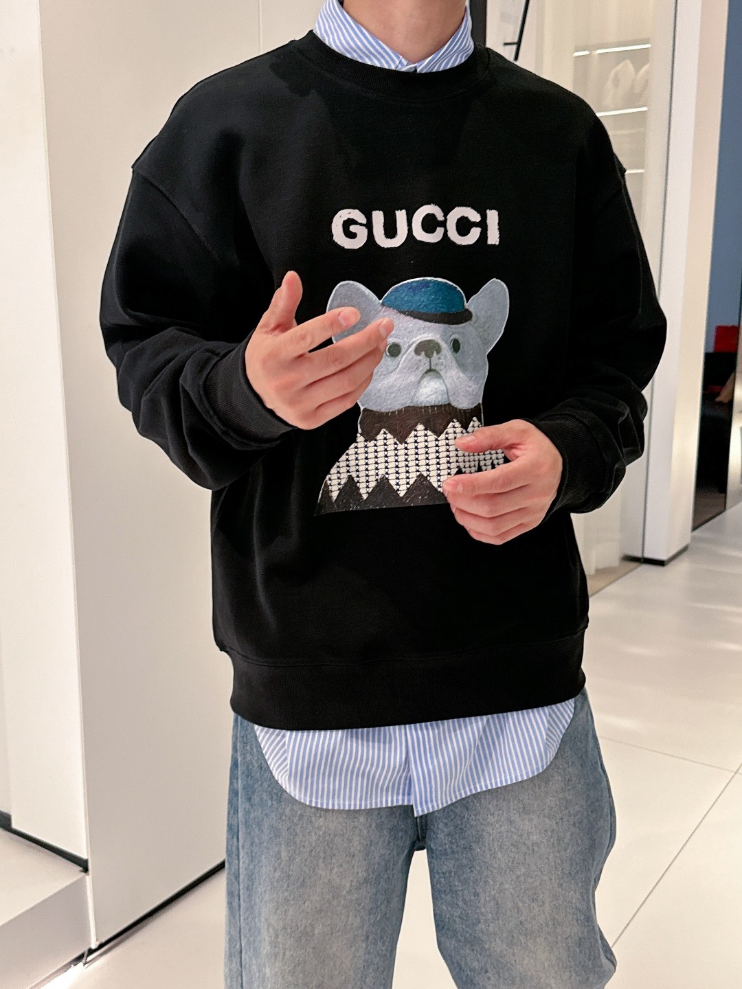 NO:527756,High-version GU stickers full of print jacquard letters printed pullover round neck sweatshirt Light luxuryism Must-have items for men and women's daily commuting outfits Correct version Welcome to compare Detailed features · Use 420g pure cotton double yarn fish scale terry fabric · Facial dust-free wool burning process Bottom wool absorbing environmentally friendly reactive dyeing · Print + patch · Double-needle thread cross-seaming process · Original model label washing tag moisture-proof paper packaging Color apricot color Black Size S M L XL,,hoodie,sweatshirts,alexander wang19860909高版本 GU贴布满印提花字母印花套头圆领卫衣 轻奢主义 男女日常通勤穿搭必备单品 正确版本 欢迎对比 详细特征 · 采用420克纯棉双纱鱼鳞毛圈面料  · 面部无尘烧毛工艺 底部吸毛 环保活性染 · 印花＋贴布 · 双针车线跨缝工艺 · 原版主唛水洗吊牌防潮纸包装 颜色杏色 黑色 尺码S M L XL,,hoodie,sweatshirts,alexander wang,Men's clothing