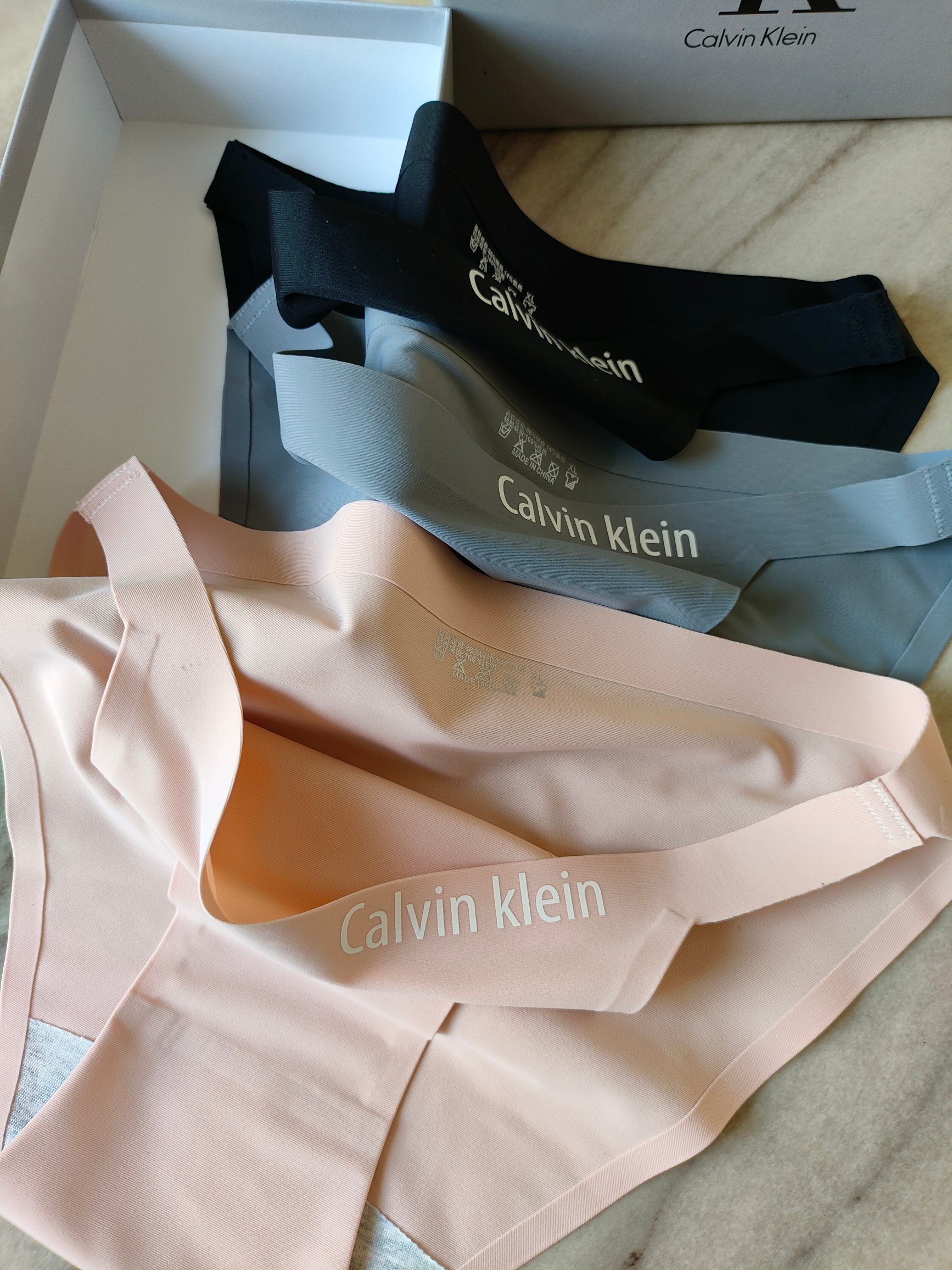 Calvin Klein Women's Underwear Briefs - 3-Pack Gift Set, Cotton Blend 2 a1746165195804 7745