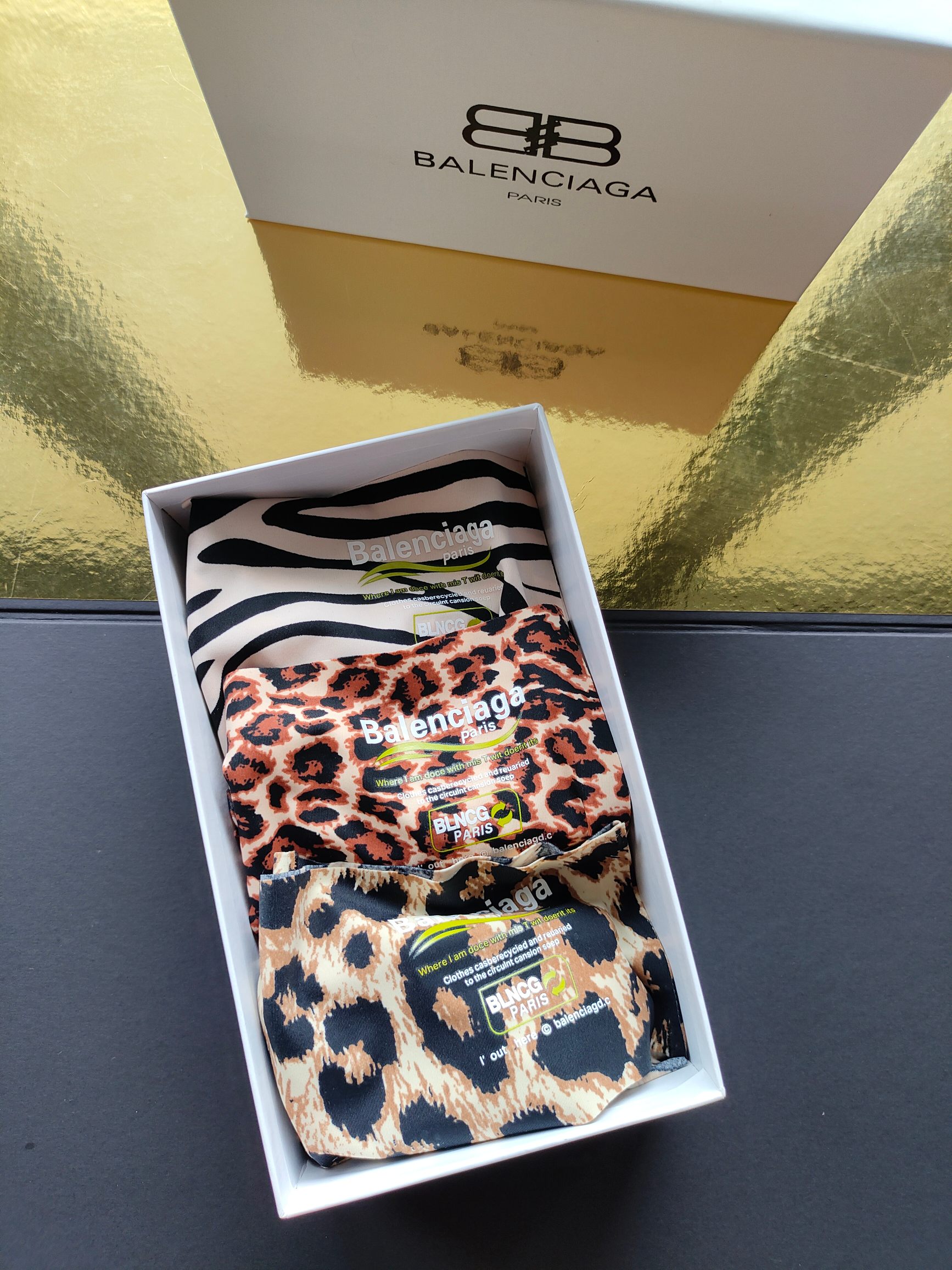  yosasi新品女神内裤 BALENCIAGA 巴黎世家
S 120-140斤
M 140-160斤
