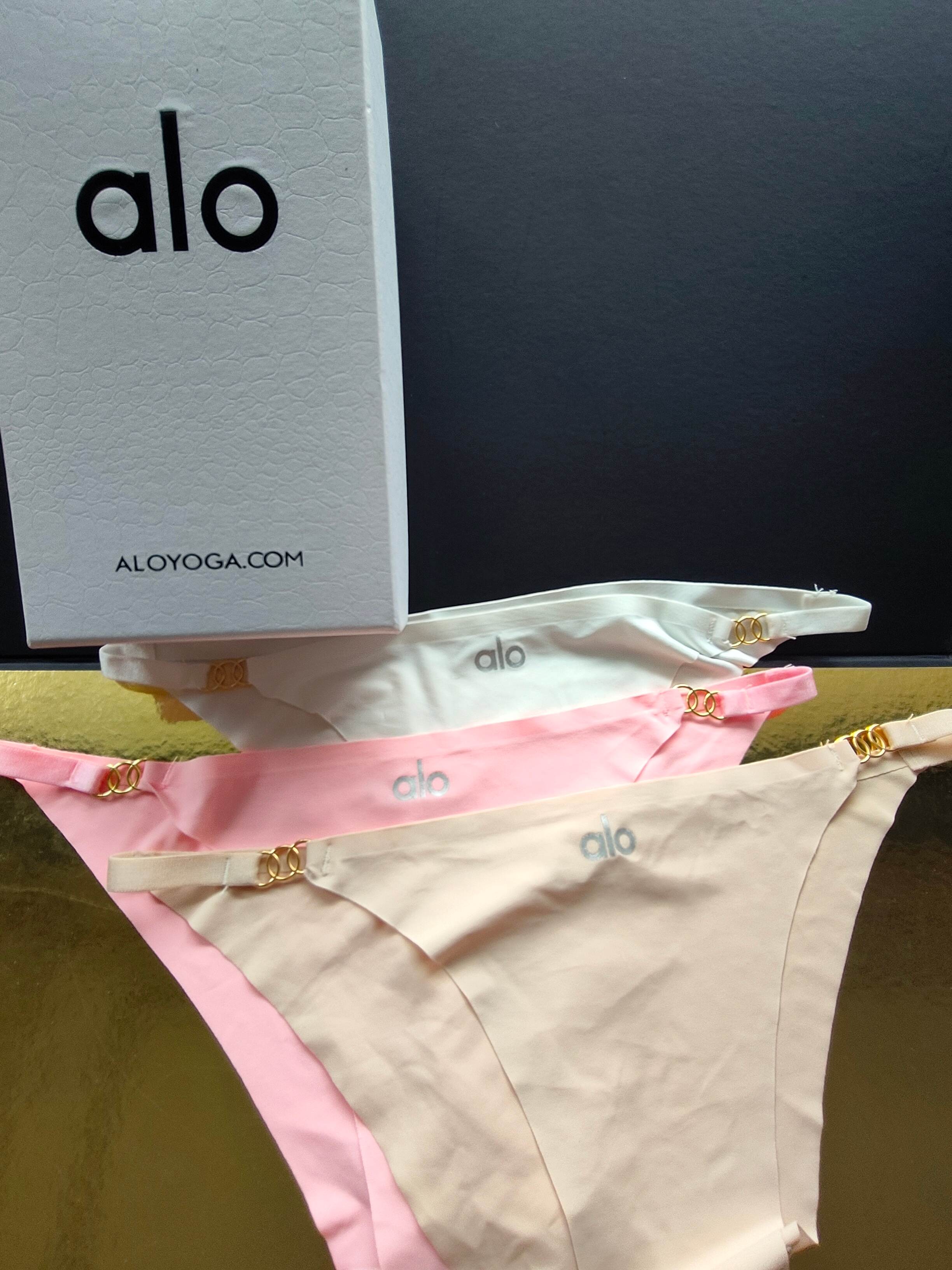  yosasi新品女神内裤 alo
M 建议75-100斤
L 建议100-120斤
XL 建议120-