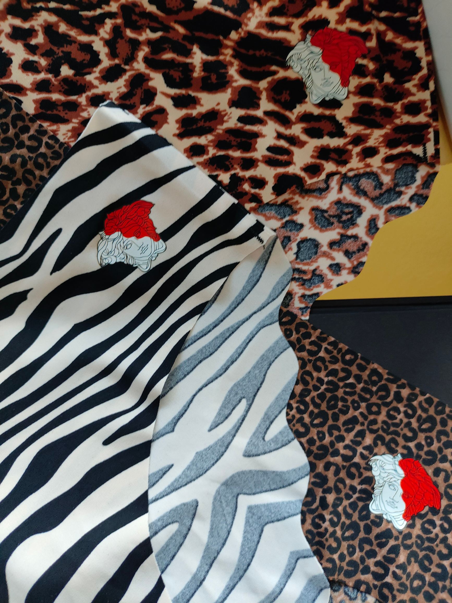  VERSACE 范思哲
S 120-140斤
M 140-160斤
L 160-180斤
XL 180