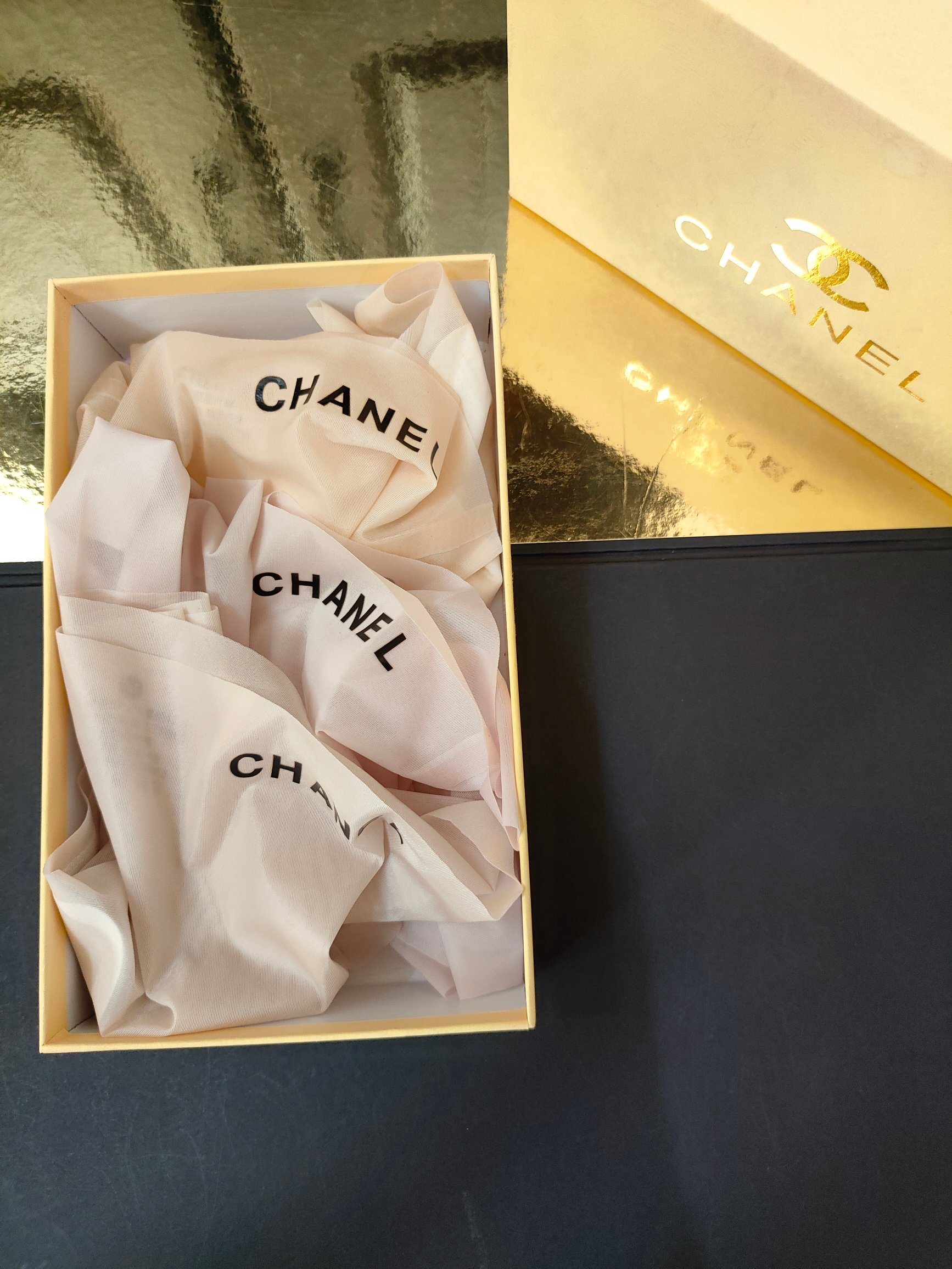 CHANEL 香奈儿M 建议80-100斤L 建议100-120斤XL 建议120-140斤冰丝超薄