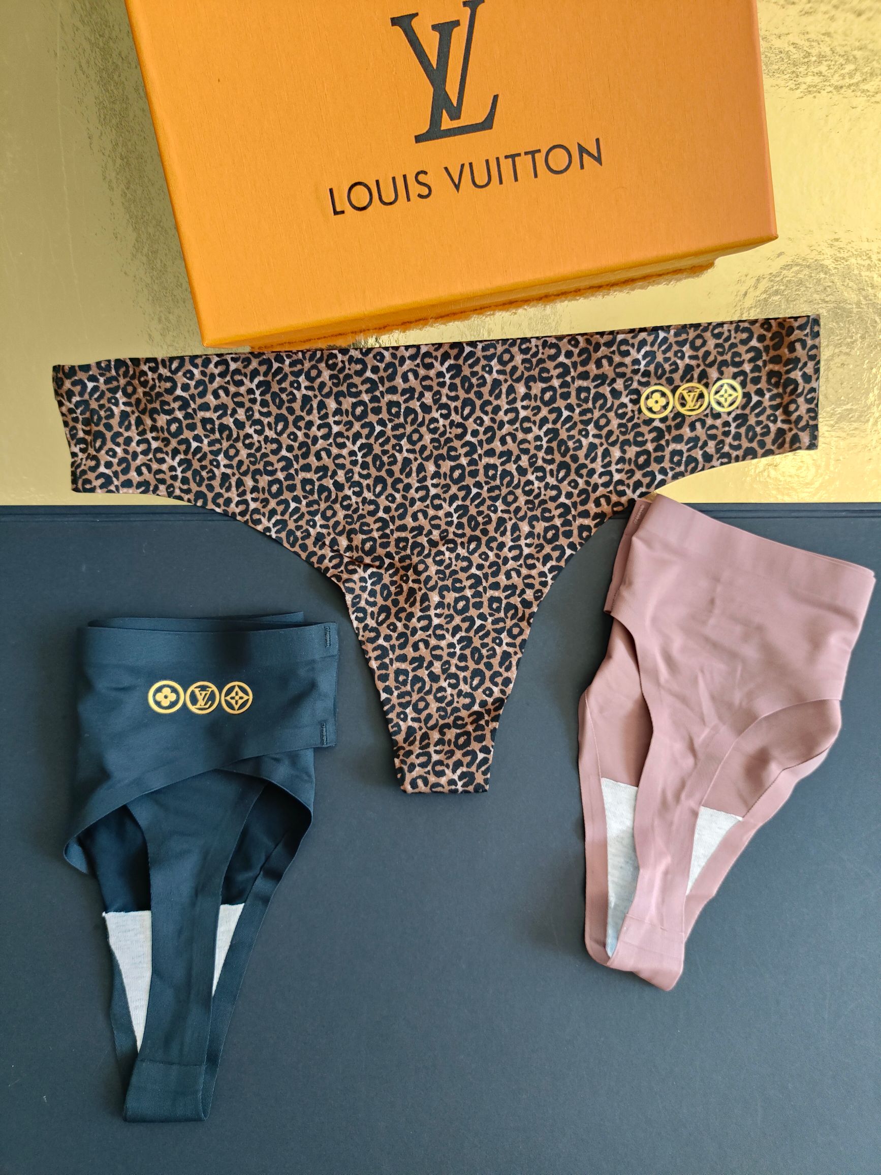 .LOUIS VUITTON. LVM 95-115斤L 115-140斤XL 140-160斤XXL 