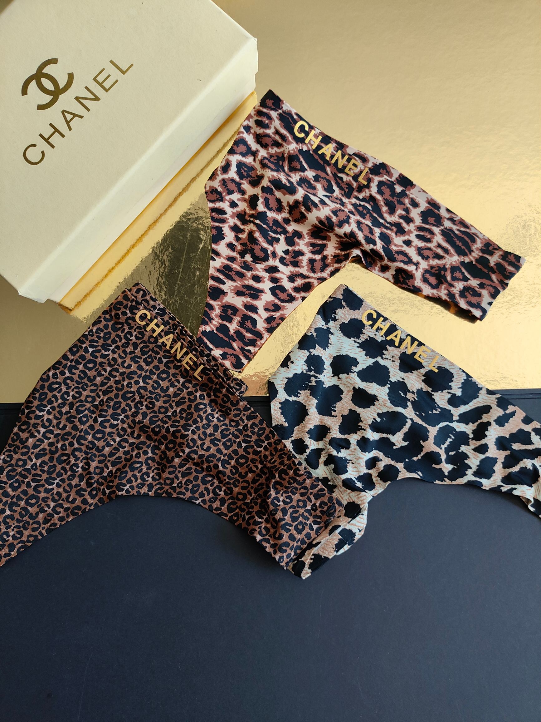 CHANEL 香奈儿M 95-115斤L 115-140斤XL 140-160斤XXL 160-180斤