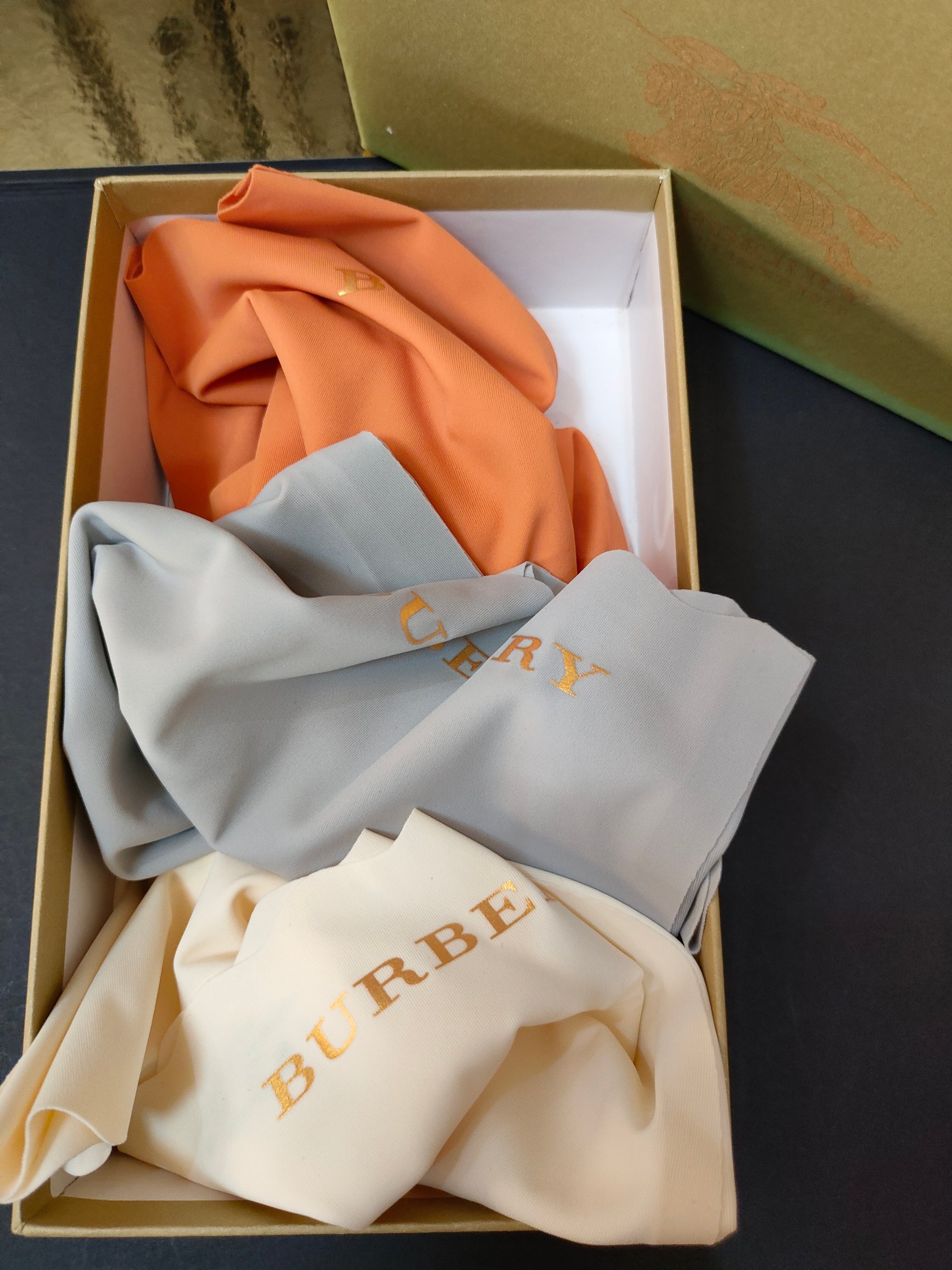 BURBERRY 巴宝莉M 60-80斤L 80-100斤XL 100-120斤XXL 120-140斤