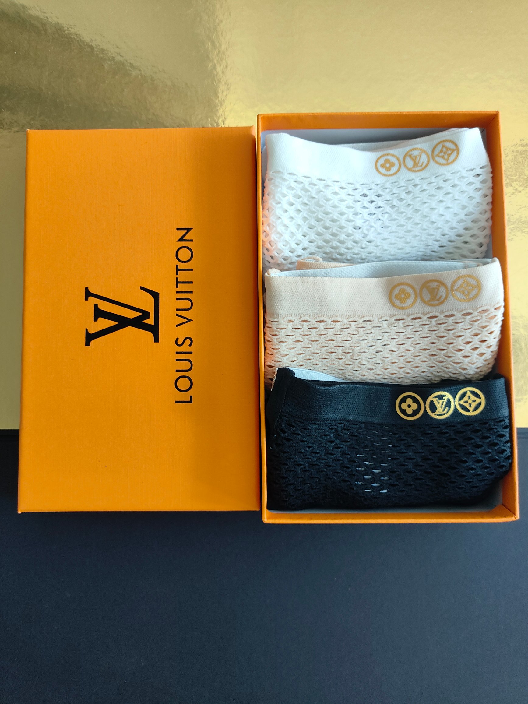 .LOUIS VUITTON. LVM 建议80-100斤L 建议100-120斤XL 建议120-14