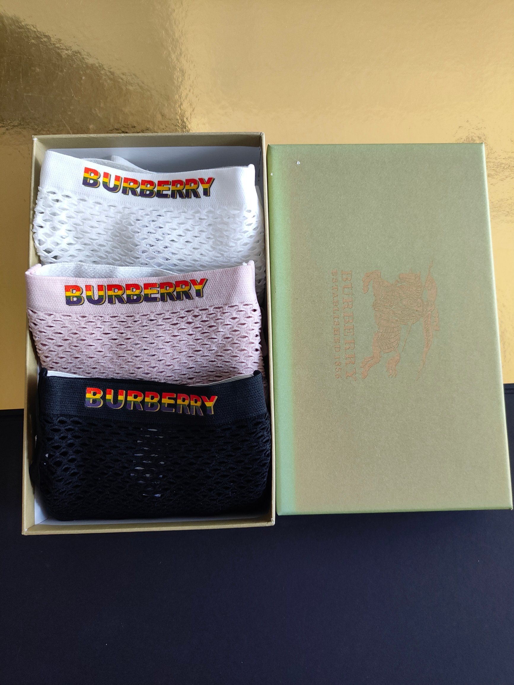 BURBERRY 巴宝莉M 建议80-100斤L 建议100-120斤XL 建议120-140斤全棉