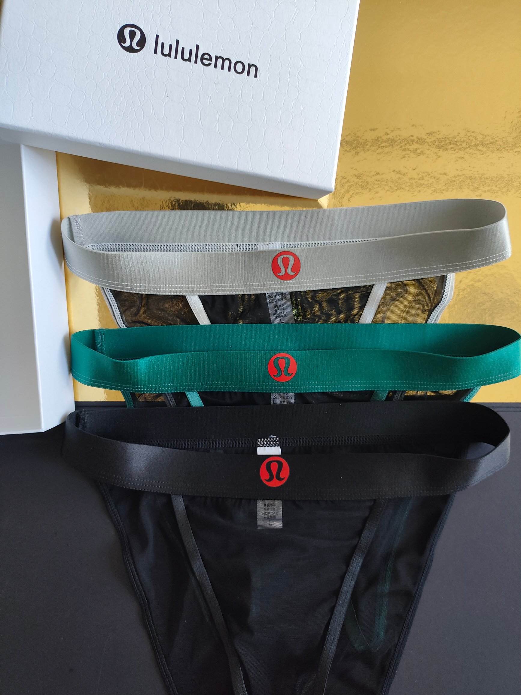 luluemon 露露M 80-100斤L 100-120斤XL 120-140斤雷丝