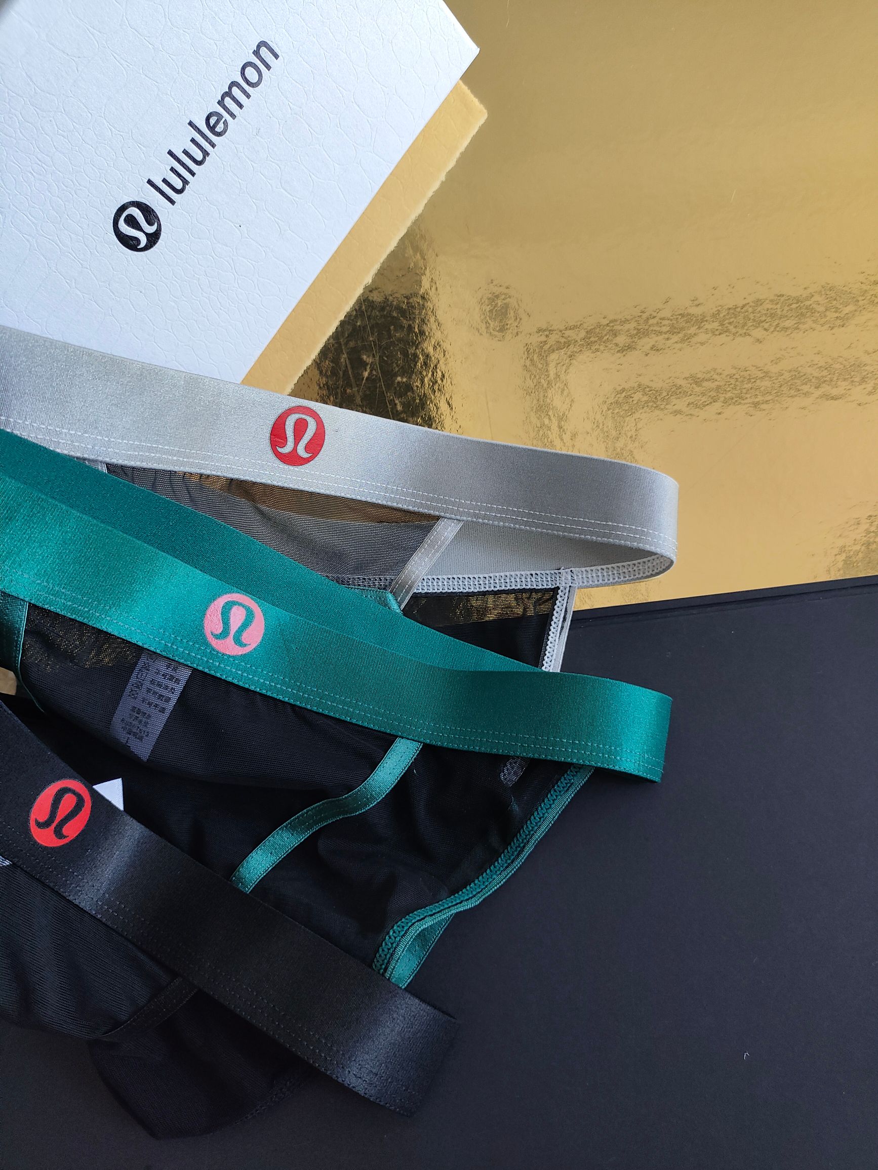 luluemon 露露M 80-100斤L 100-120斤XL 120-140斤雷丝