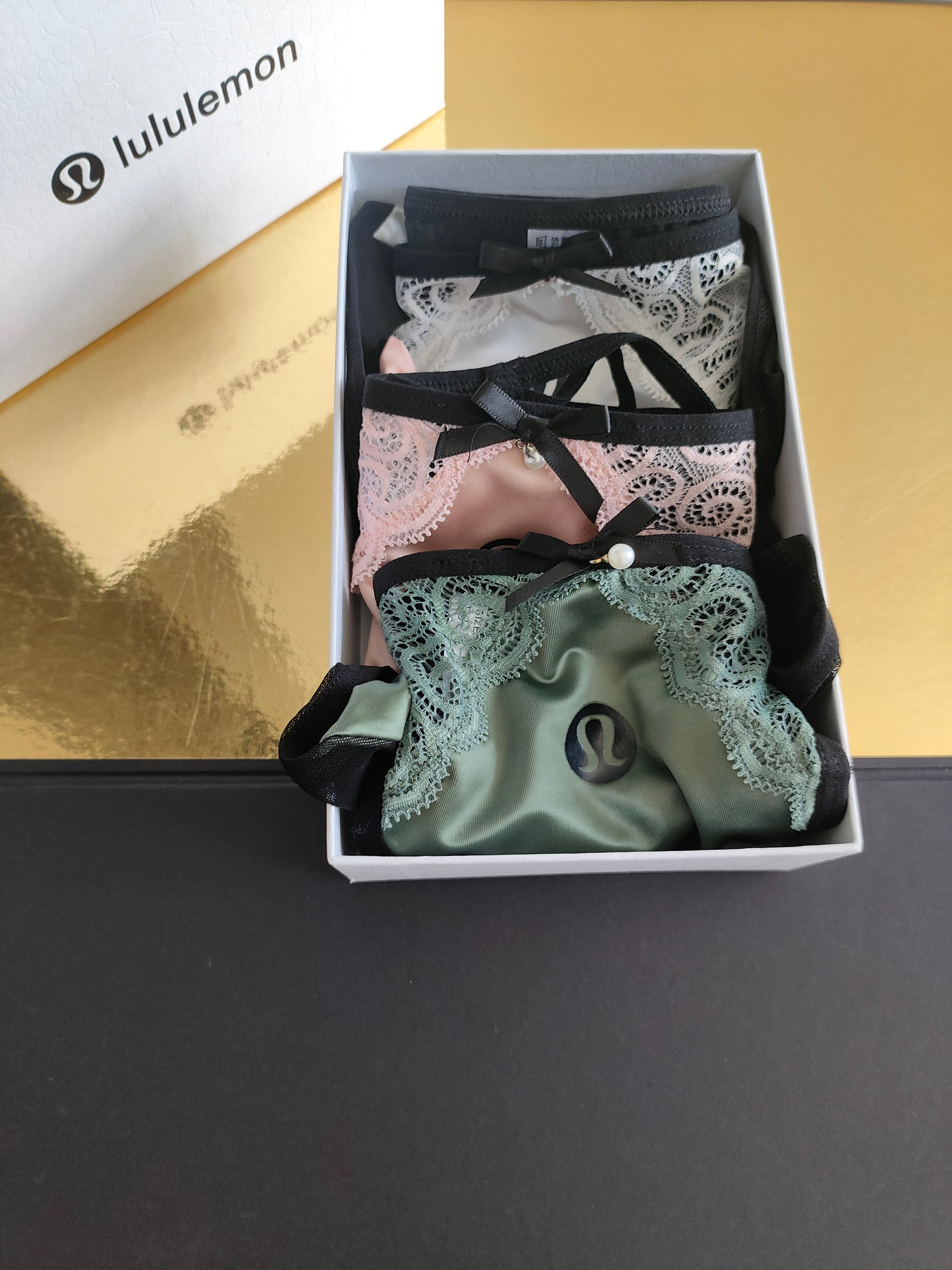 luluemon 露露M 80-100斤L 100-120斤XL 120-140斤雷丝