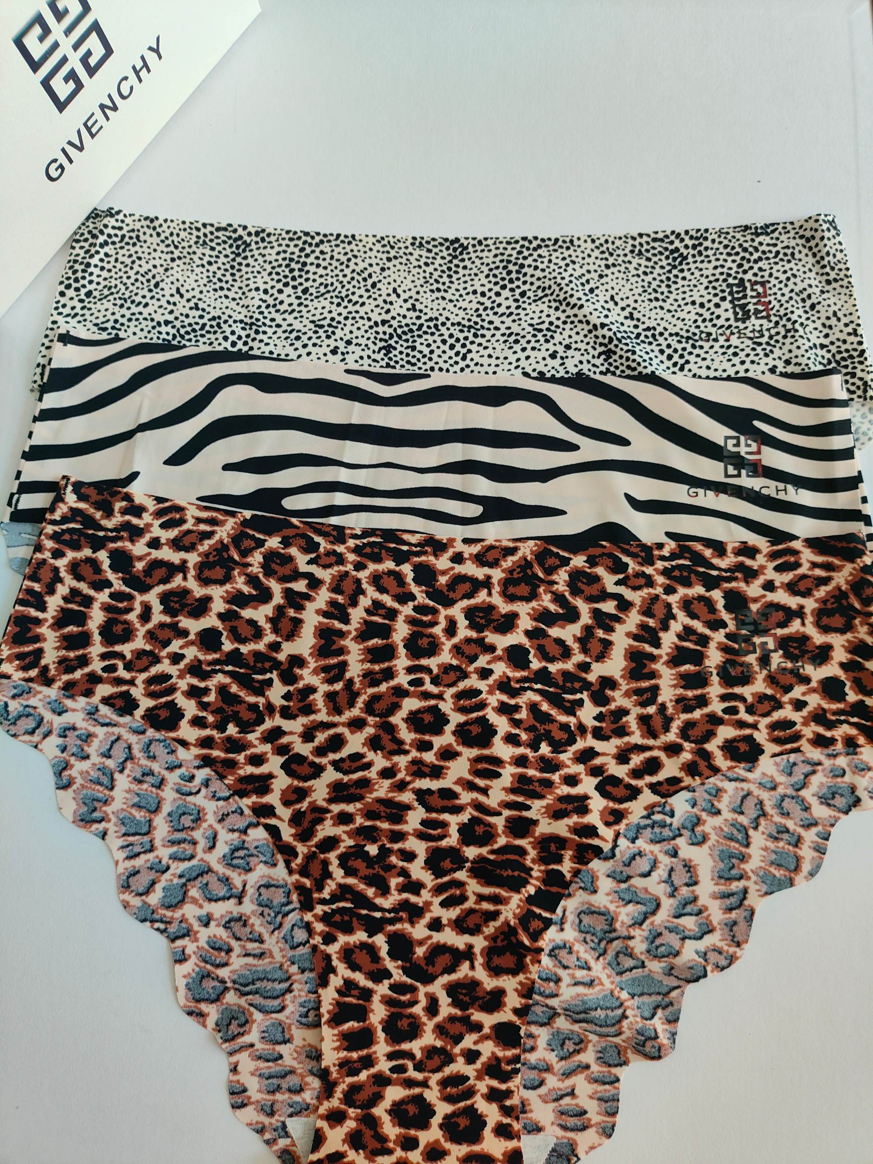 GIVENCHY 纪梵希S120-140斤M140-160斤L 160-180斤XL 180-200斤冰