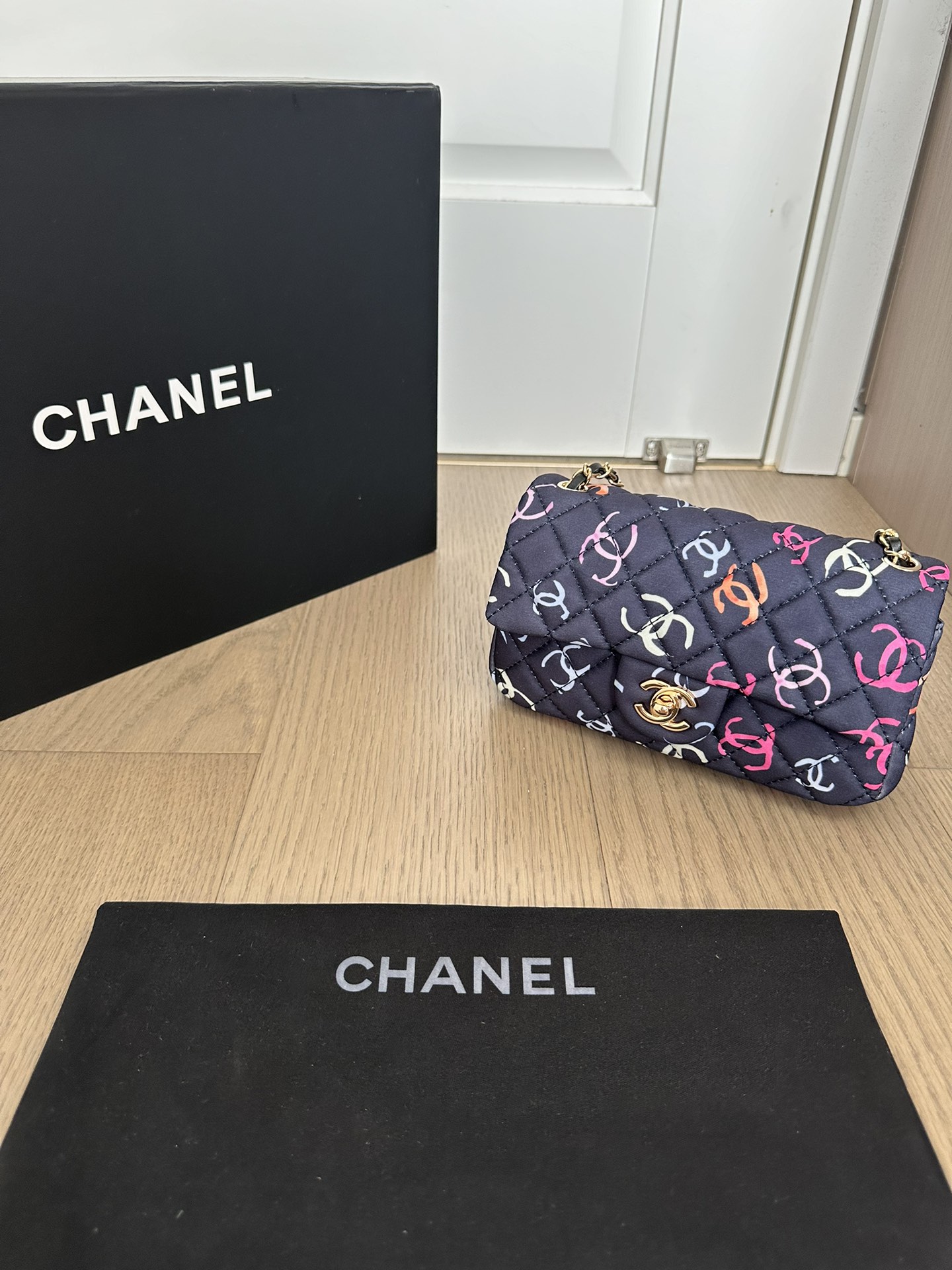 שאנל Chanel Classic Flap Bag תיקים תיקי כתף וצד הדפסה