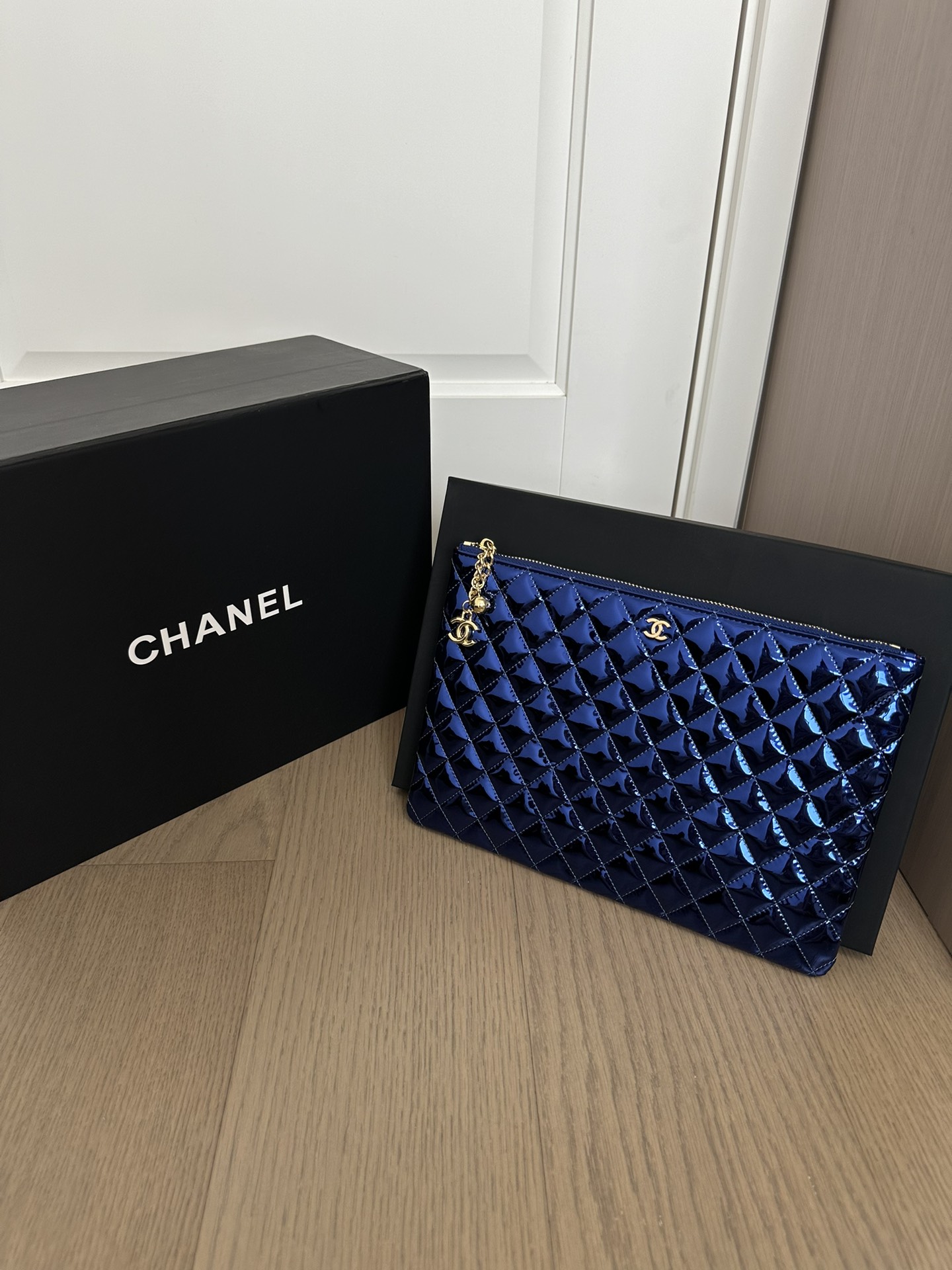 Chanel 𝘾𝙃𝘼𝙉𝙀𝙇 𝙄𝙋𝘼𝘿 手拿包