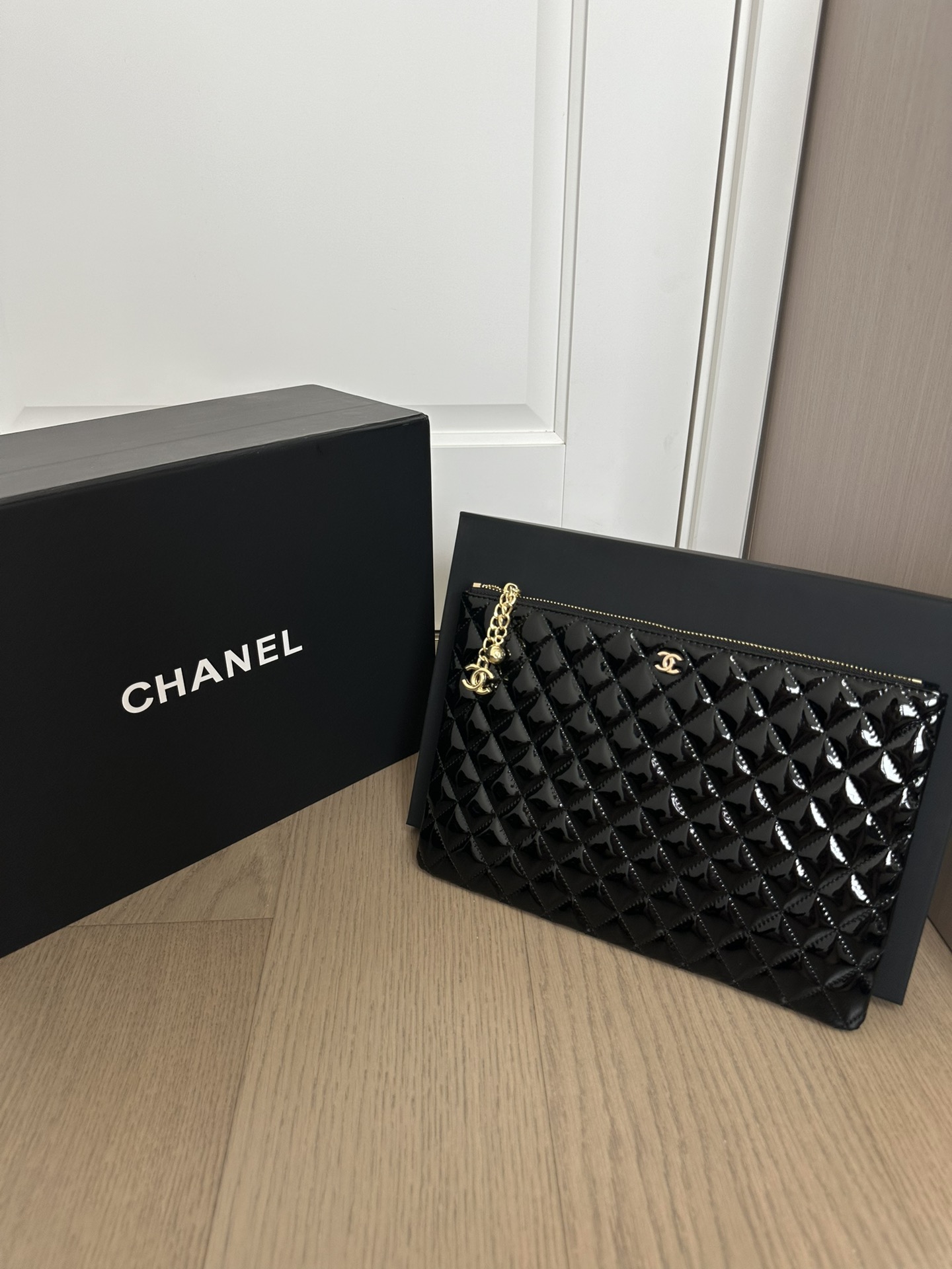 Chanel 𝘾𝙃𝘼𝙉𝙀𝙇 𝙄𝙋𝘼𝘿 手拿包