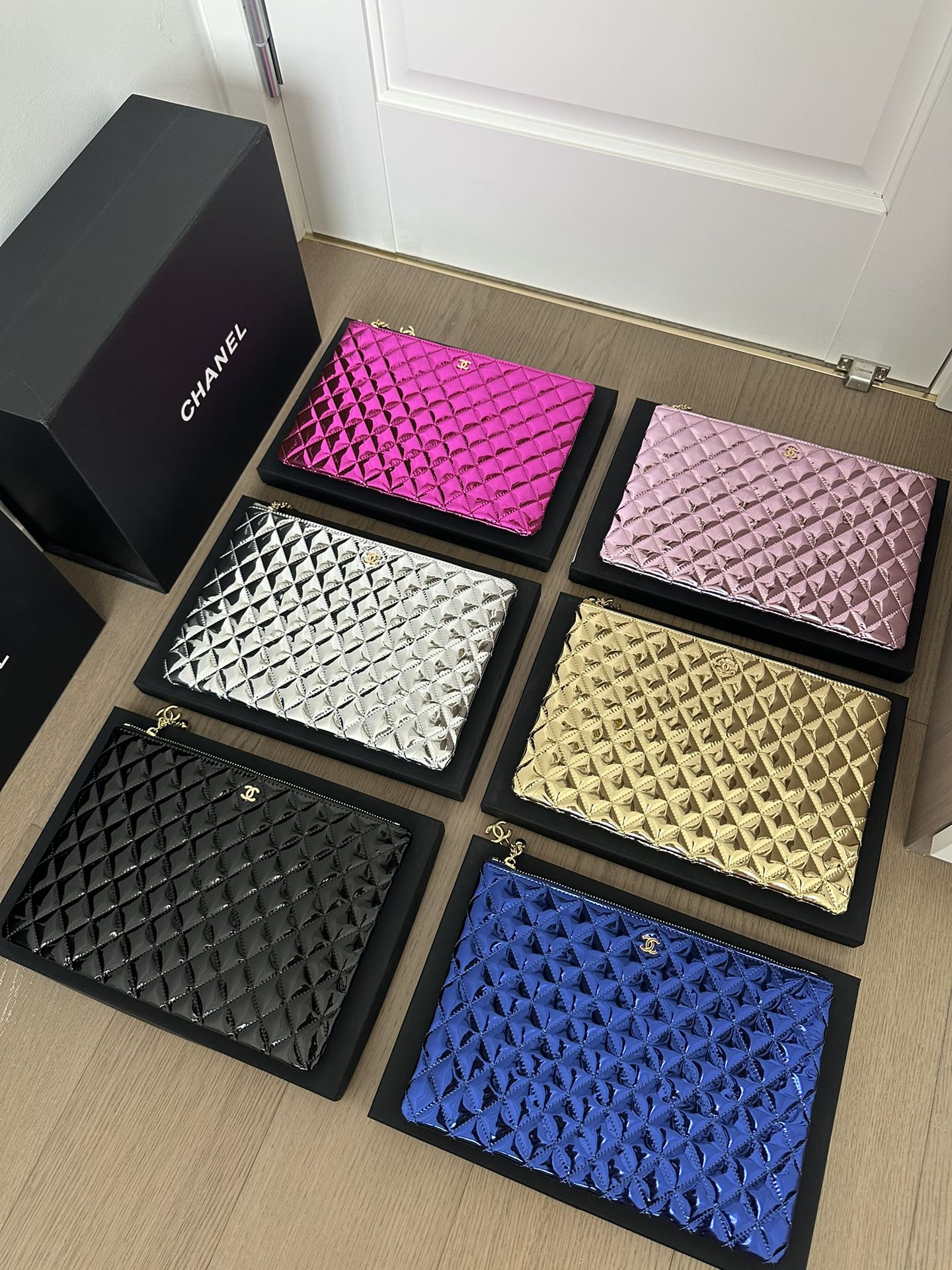Chanel 𝘾𝙃𝘼𝙉𝙀𝙇 𝙄𝙋𝘼𝘿 手拿包