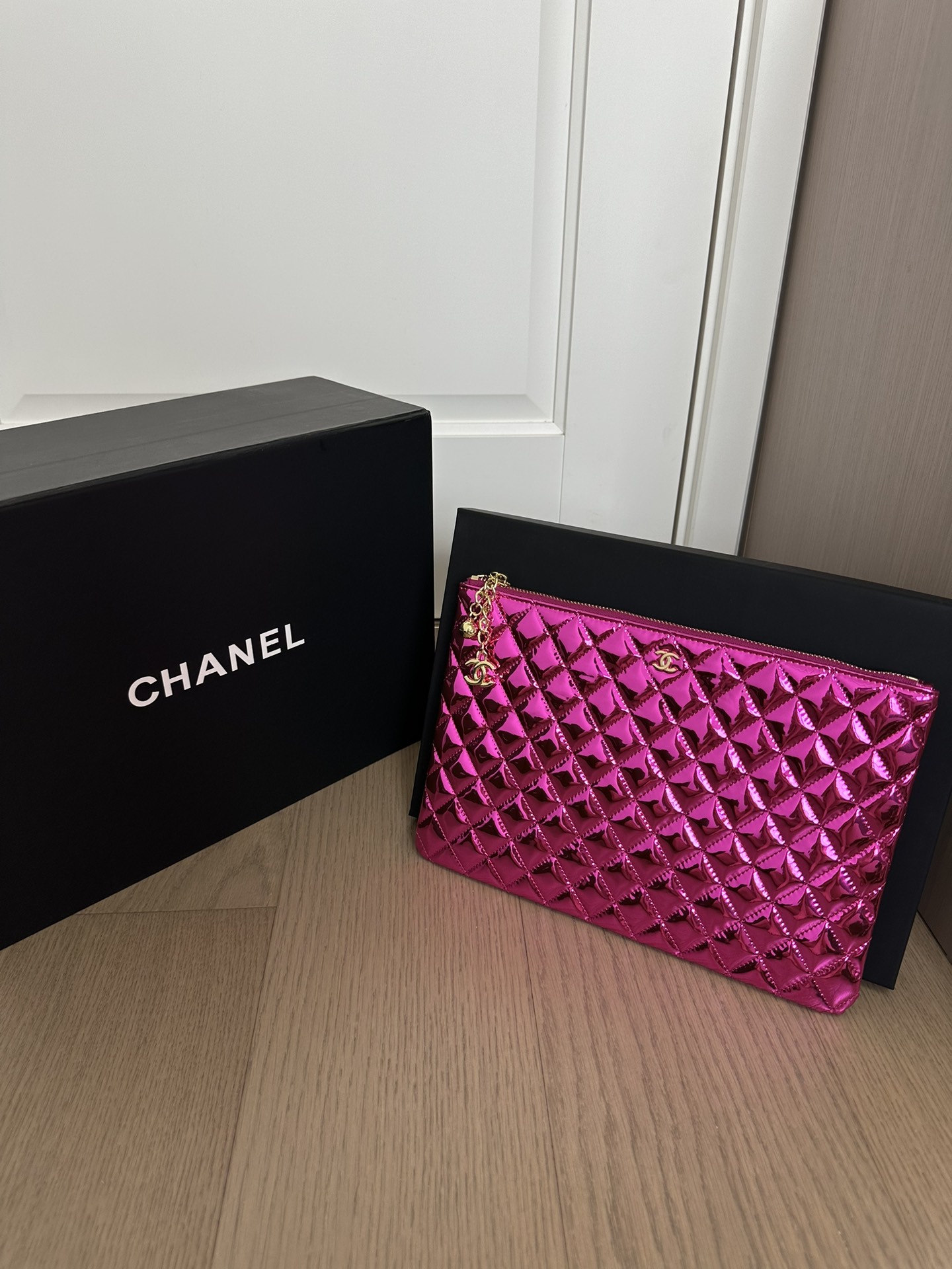 Chanel 𝘾𝙃𝘼𝙉𝙀𝙇 𝙄𝙋𝘼𝘿 手拿包