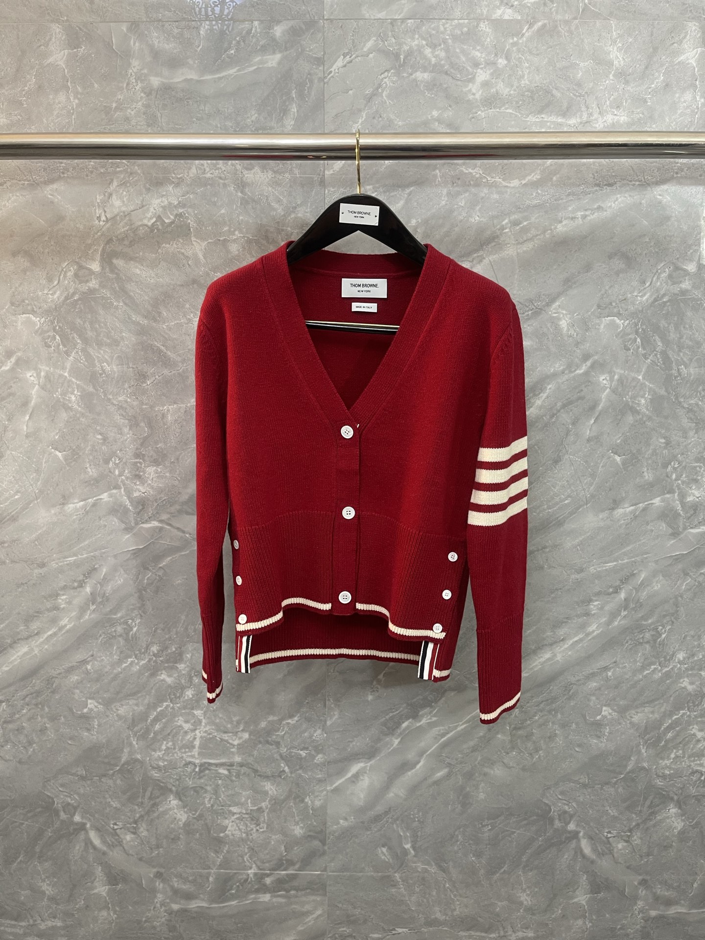 NO:637909,TB 25ss new autumn and winter style, heavy embroidery wild goose embroidery design, wool knitted cardigan, three-dimensional slim fit, three-button cardigan, short front and long back setting, heel zp size012, Thom Browne-clothing,thom browne,alexander wang19860909TB 25ss秋冬新款 重工刺绣野雁刺绣设计 羊毛针织开衫 版型立体修身 三扣开衫 前短后长设置 跟zp size012,汤姆布朗-服装,thom browne,alexander wang,Women's clothing