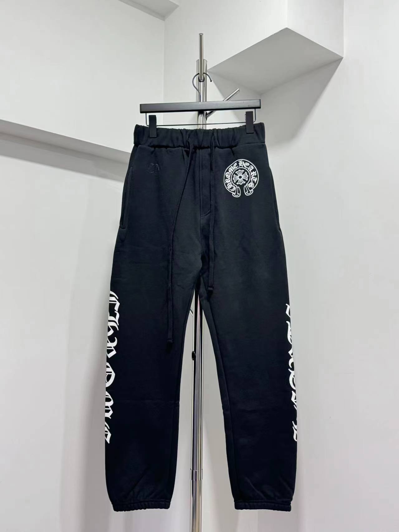 NO:670981,x CH horseshoe print letter trousers, others19860909x CH 马蹄印花字母长裤,其他,韩剧