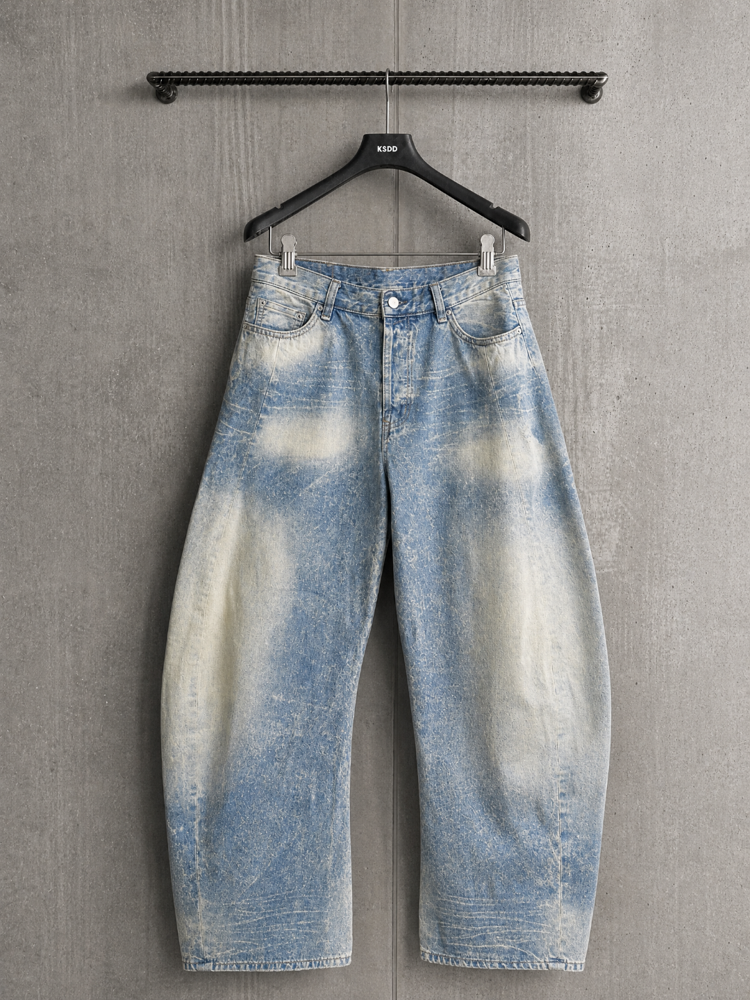Acne Studios ACNE 水波纹弯刀牛仔裤