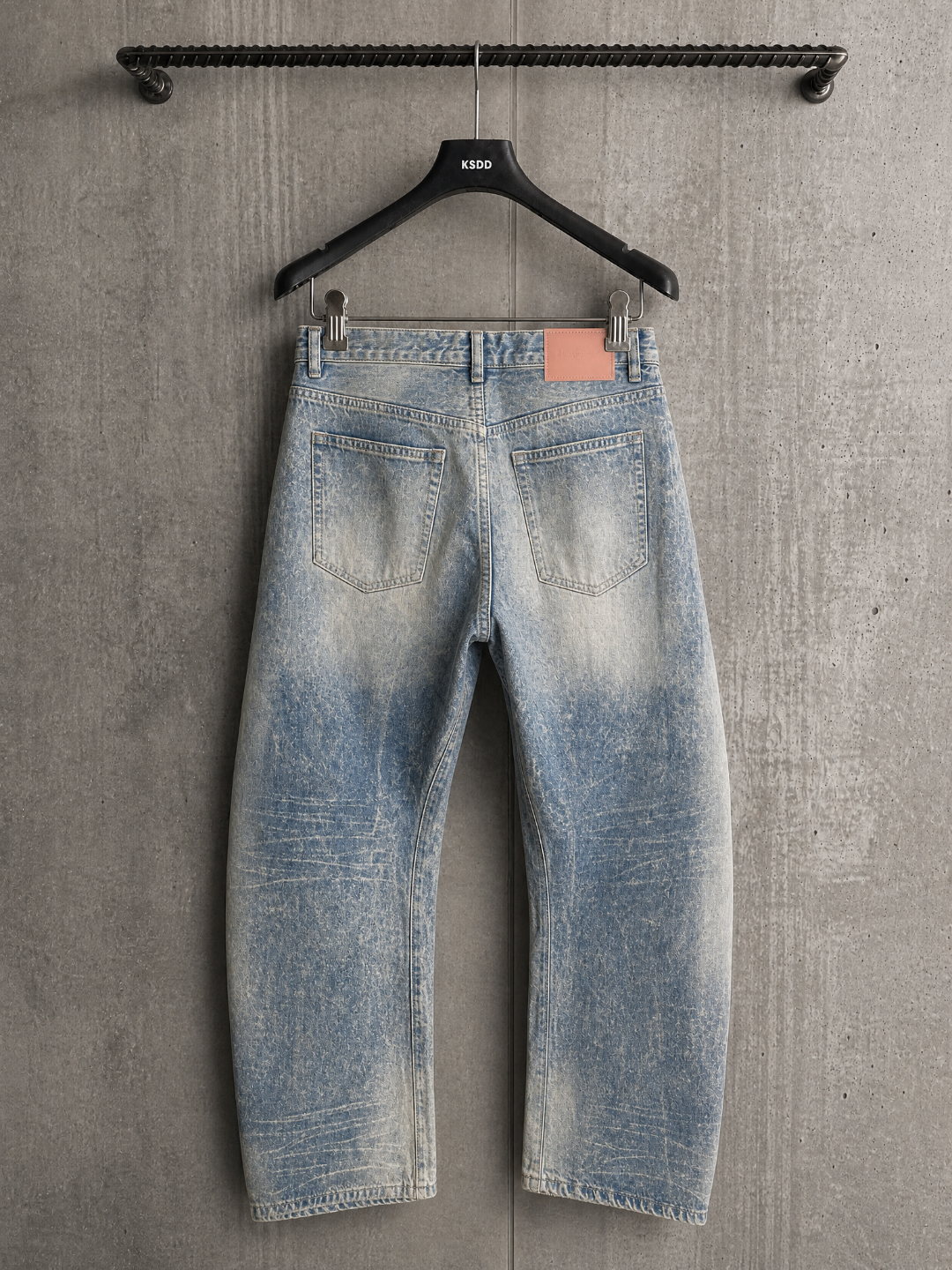 Acne Studios ACNE 水波纹弯刀牛仔裤