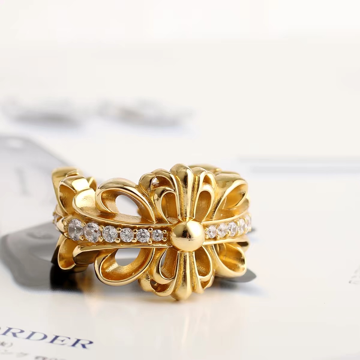 NO:896110,Open cross flower inlaid diamond gold-plated ring made by an old silversmith, trendy punk style ring, jewelry boutique, ring, gold plating19860909一休老银匠制作 开口十字花镶钻镀金戒指潮流朋克风格指环,饰品精品,ring,gold plating,Jewelry