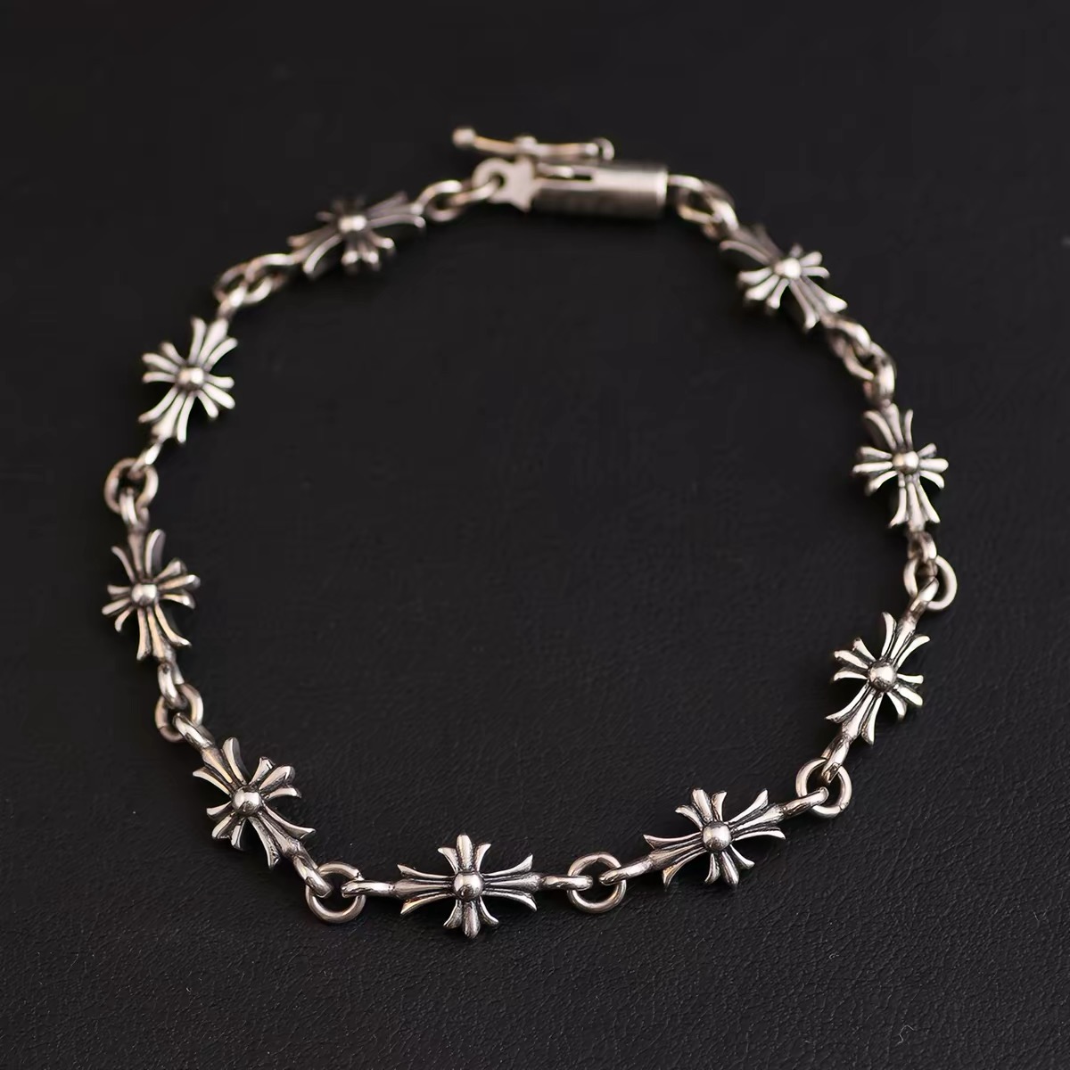 NO:896112,Ikkyu old silversmith handmade cross flower trendy punk style bracelet for men and women, fine jewelry, bracelet19860909一休老银匠手工制作 十字花 潮流朋克风格手链手环男女款,饰品精品,bracelet,Jewelry