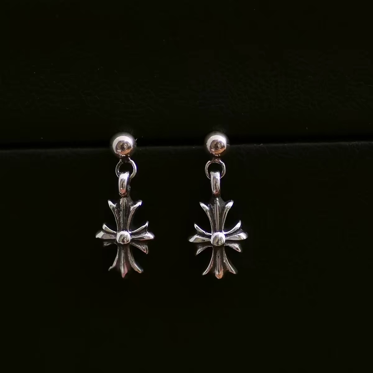 NO:896120,Ikkyu old silversmith makes small cross flower earrings and earrings, trendy punk style, men and women, fine jewelry19860909一休老银匠制作小十字花耳钉 耳坠 潮流朋克风格 男女款,饰品精品,Jewelry