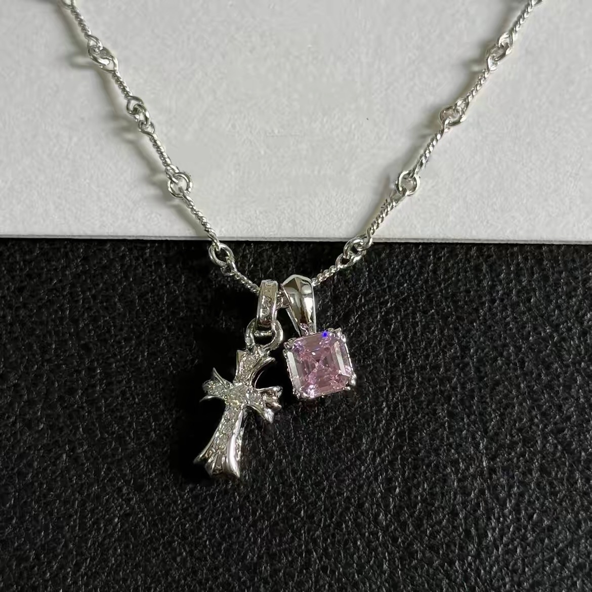 NO:896079,Sugar cube cross necklace platinum-plated diamond pendant DIY European and American sweet and cool style girl clavicle chain, jewelry boutique, necklace19860909方糖十字架项链镀白金色镶钻吊坠DIY欧美甜酷风女生锁骨链,饰品精品,necklace,Jewelry