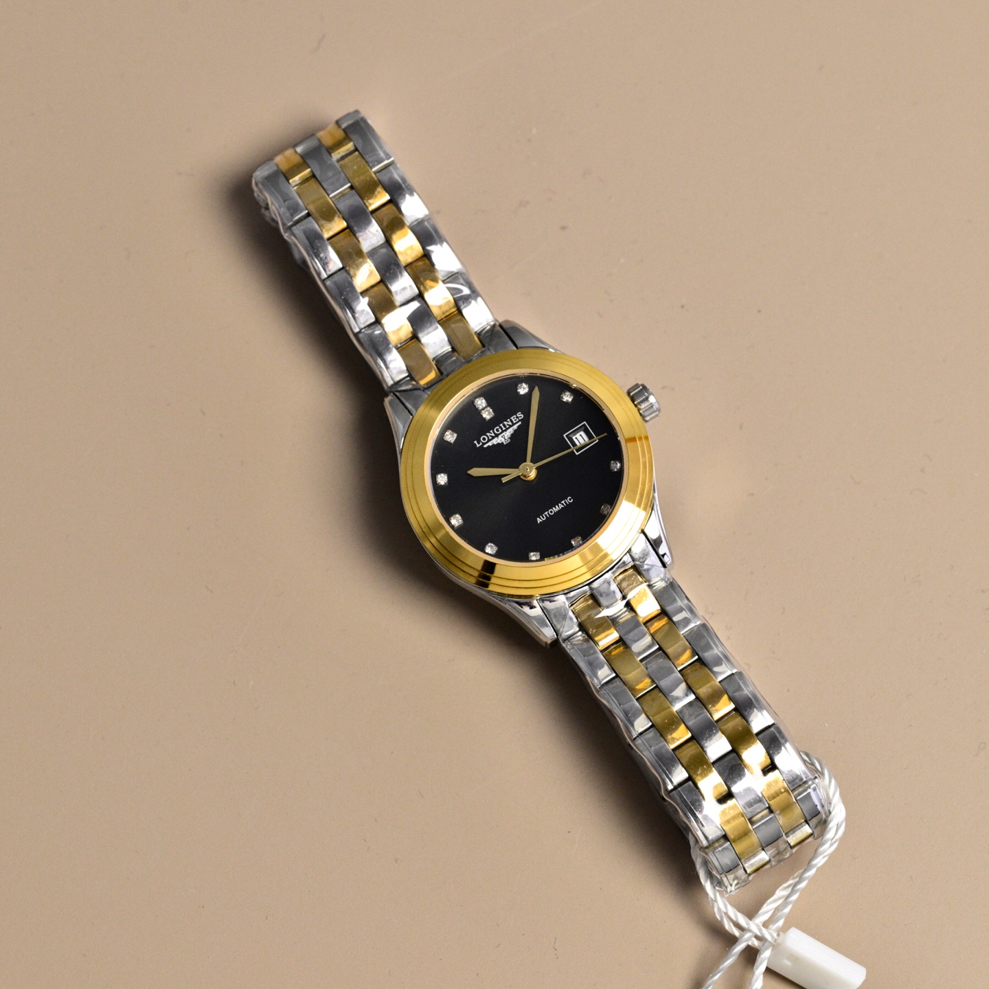NO:764018,Unified LONGINES/Longines-Junqi series L4, 274.4.1 mechanical women's watch. Table-style women's watch. Movement model Swiss ETA2671 automatic mechanical movement [core of quality assurance]. Case 316 stainless steel size inner diameter 26mm.  Outer diameter 28mm.  [11 sizes] Watch mirror is sapphire crystal glass. The strap is 316 stainless steel, genuine cowhide leather strap, crocodile leather strap. Waterproof to three degrees [30m]. The guarantee of fine and gorgeous craftsmanship and perfect quality has reached the pursuit of every woman! [Rose],,longines,cowhide,crocodile skin19860909统一 LONGINES／浪琴-军旗系列 L4、274.4.1机械女表.表式女士手表.机芯型号瑞士ETA2671自动机械机芯【质量保障的核心】.表売316不锈精钢尺寸内径26mm．外径28mm．【11尺寸】 表镜蓝宝石水晶玻璃镜面. 表带316不锈钢钢带丶皮带真牛皮表带丶鳄鱼皮表带.防水三度防水【30m】. 精细华丽工艺、完美品质的保障己达每位女士的追求![玫瑰],,longines,cowhide,crocodile skin,Watch