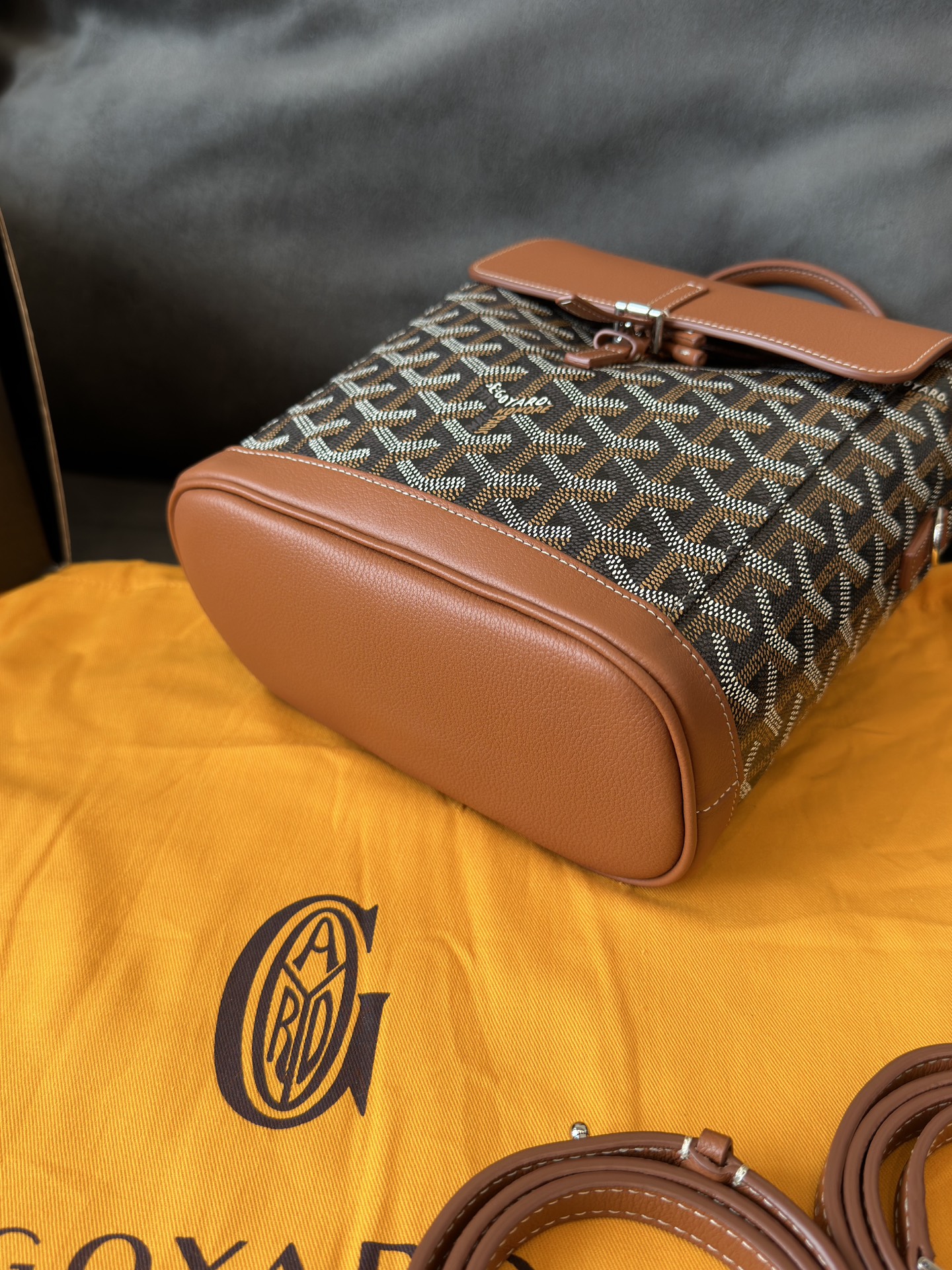 First introduced in 1892, Goyard’s signature chevron "Y" canvas pattern - Comprehensive 7