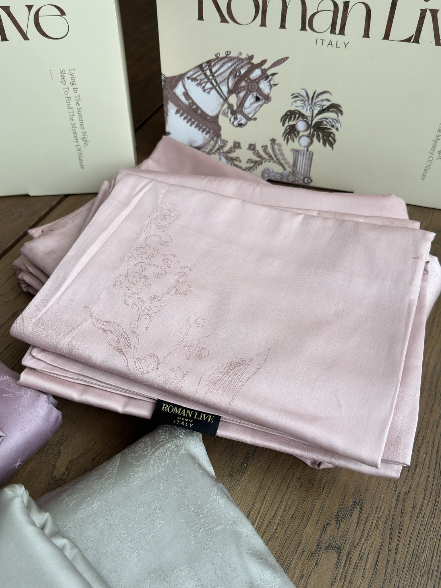 品名:《MissDior》长绒棉提花四件套 3